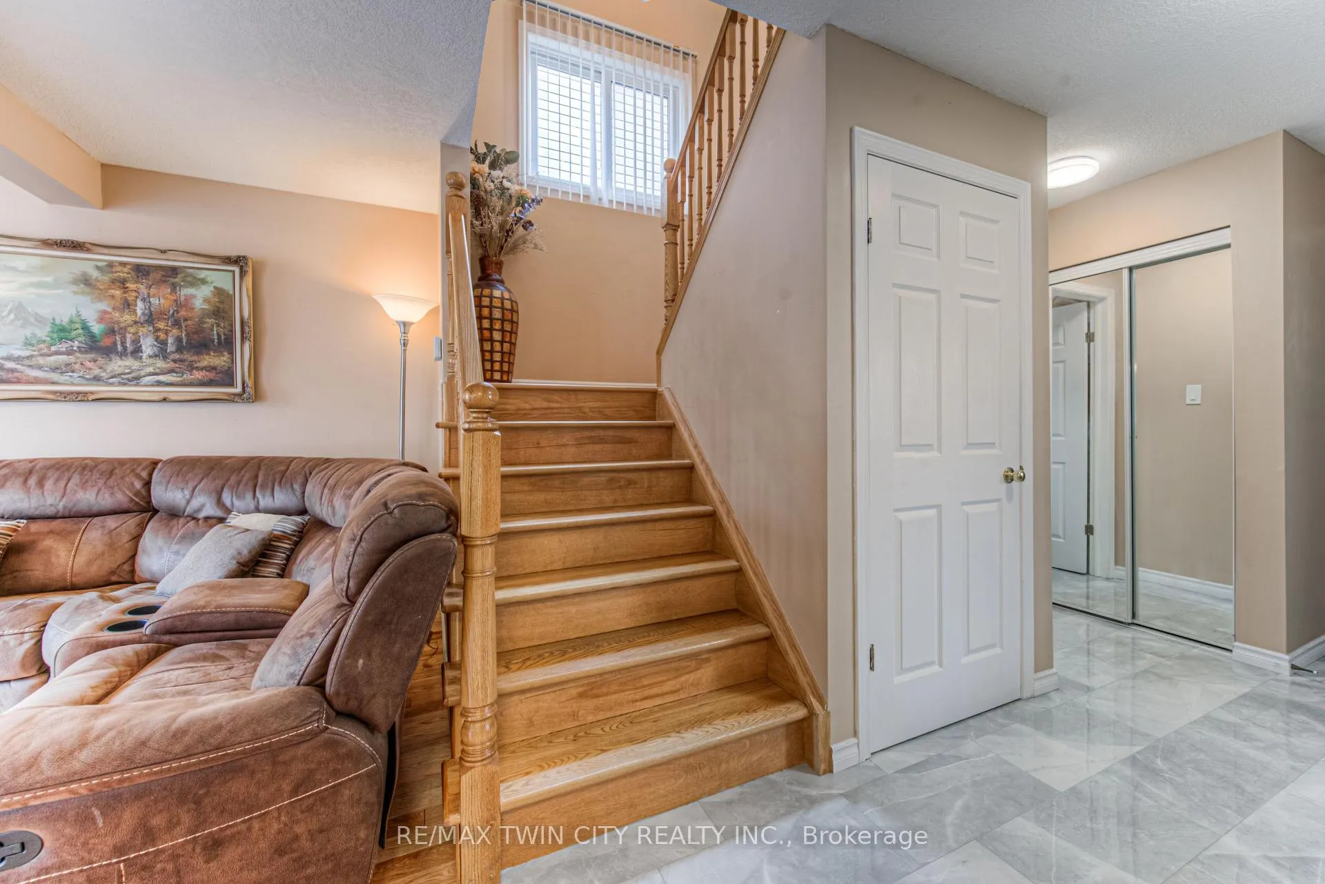 Photo 16 of 182 Hollyridge Crescent, Kitchener — HOMEH