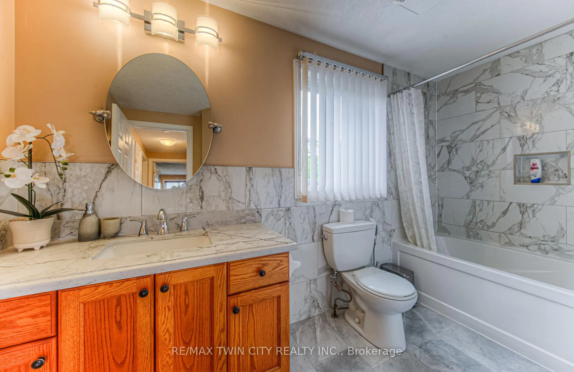 Photo 18 of 182 Hollyridge Crescent, Kitchener — HOMEH