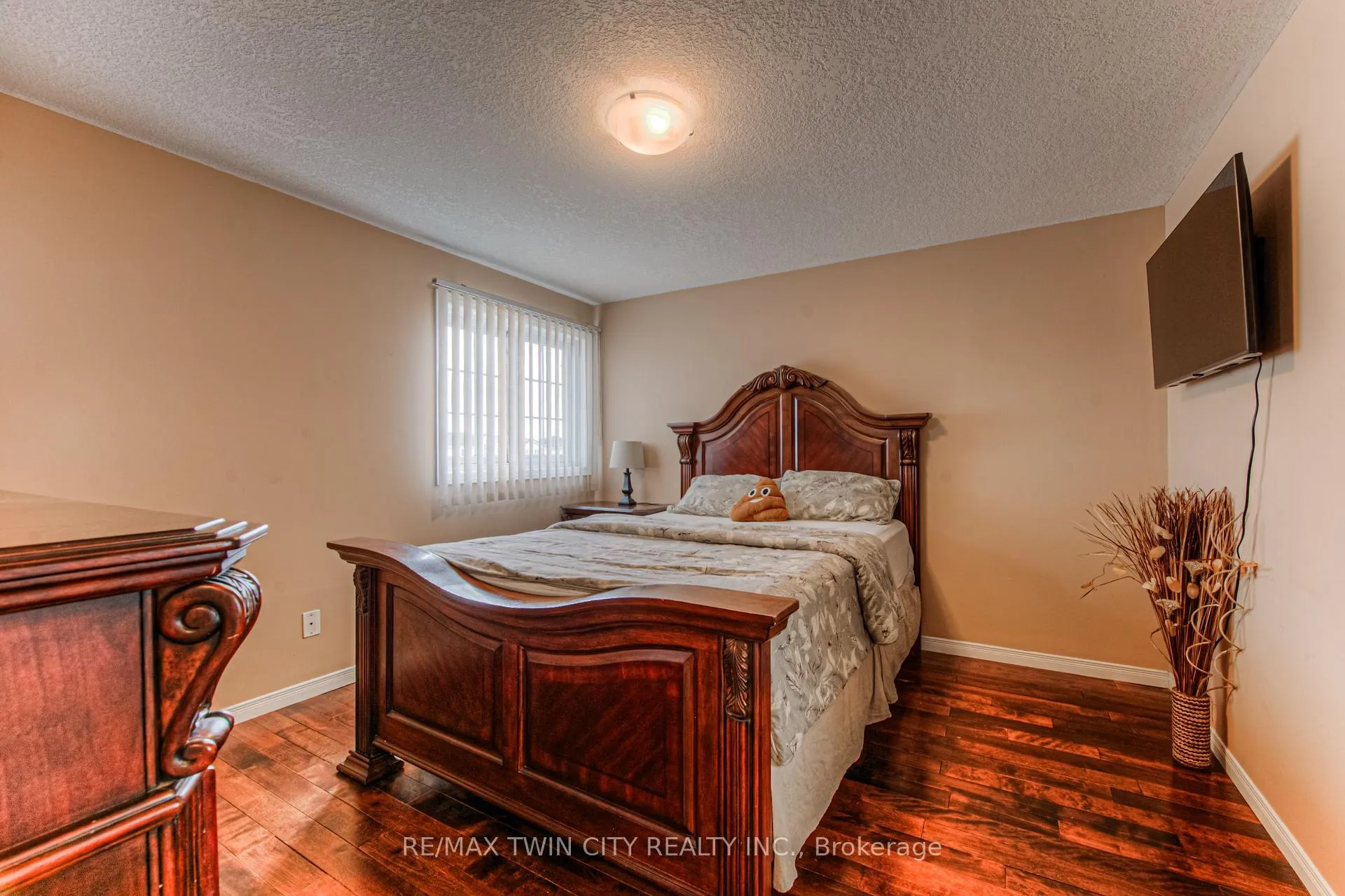 Photo 19 of 182 Hollyridge Crescent, Kitchener — HOMEH