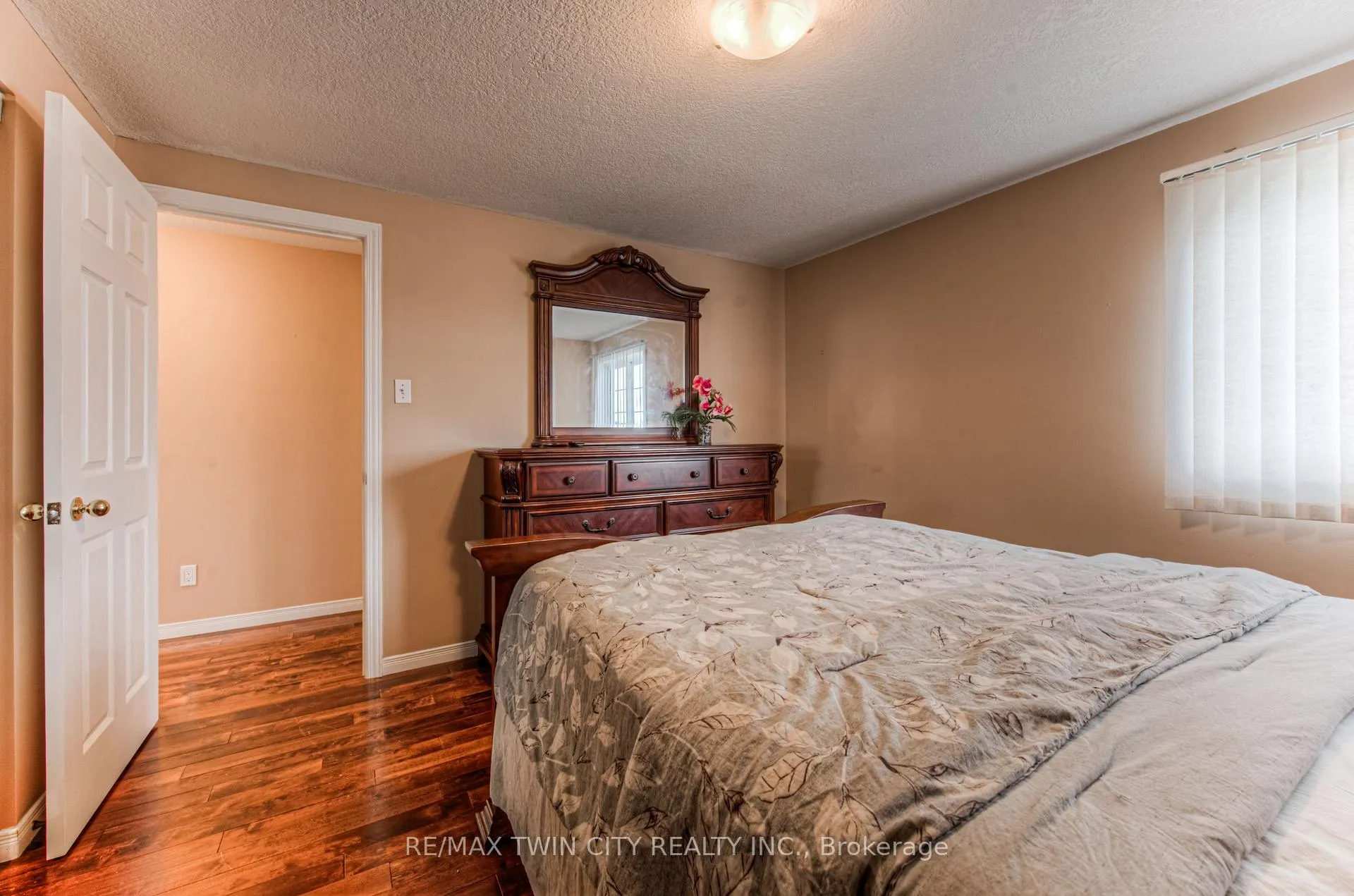 Photo 20 of 182 Hollyridge Crescent, Kitchener — HOMEH
