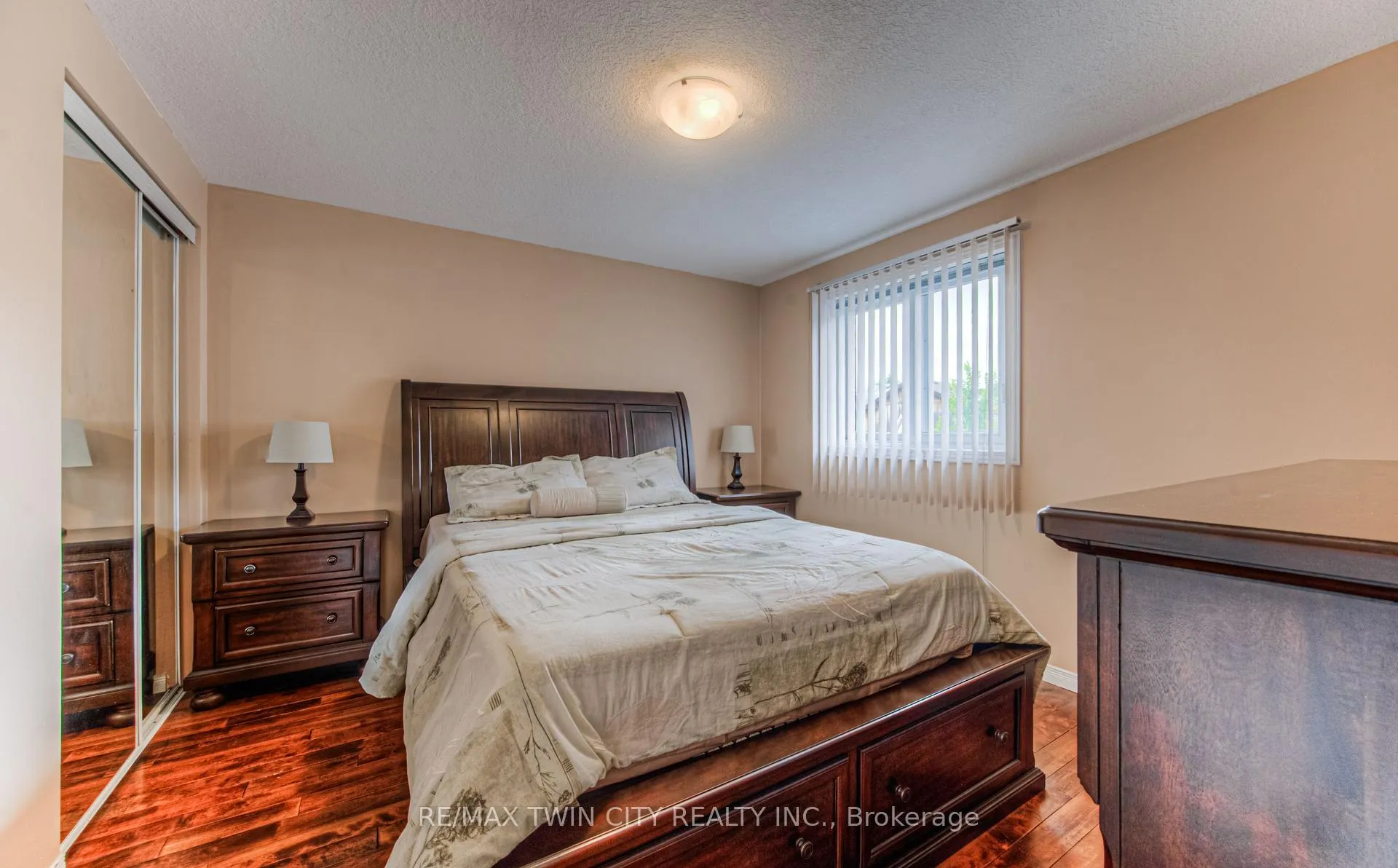 Photo 21 of 182 Hollyridge Crescent, Kitchener — HOMEH