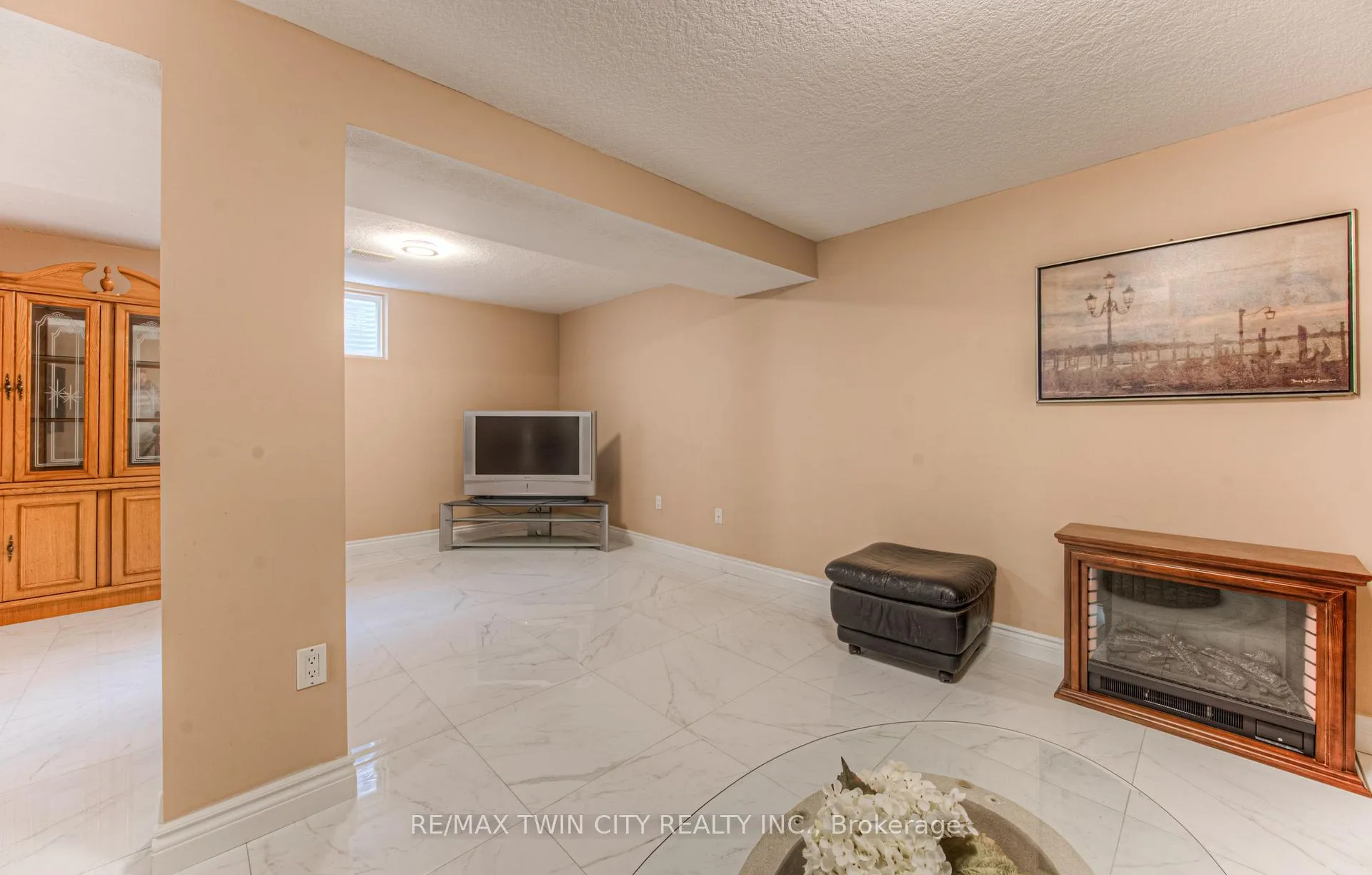 Photo 24 of 182 Hollyridge Crescent, Kitchener — HOMEH