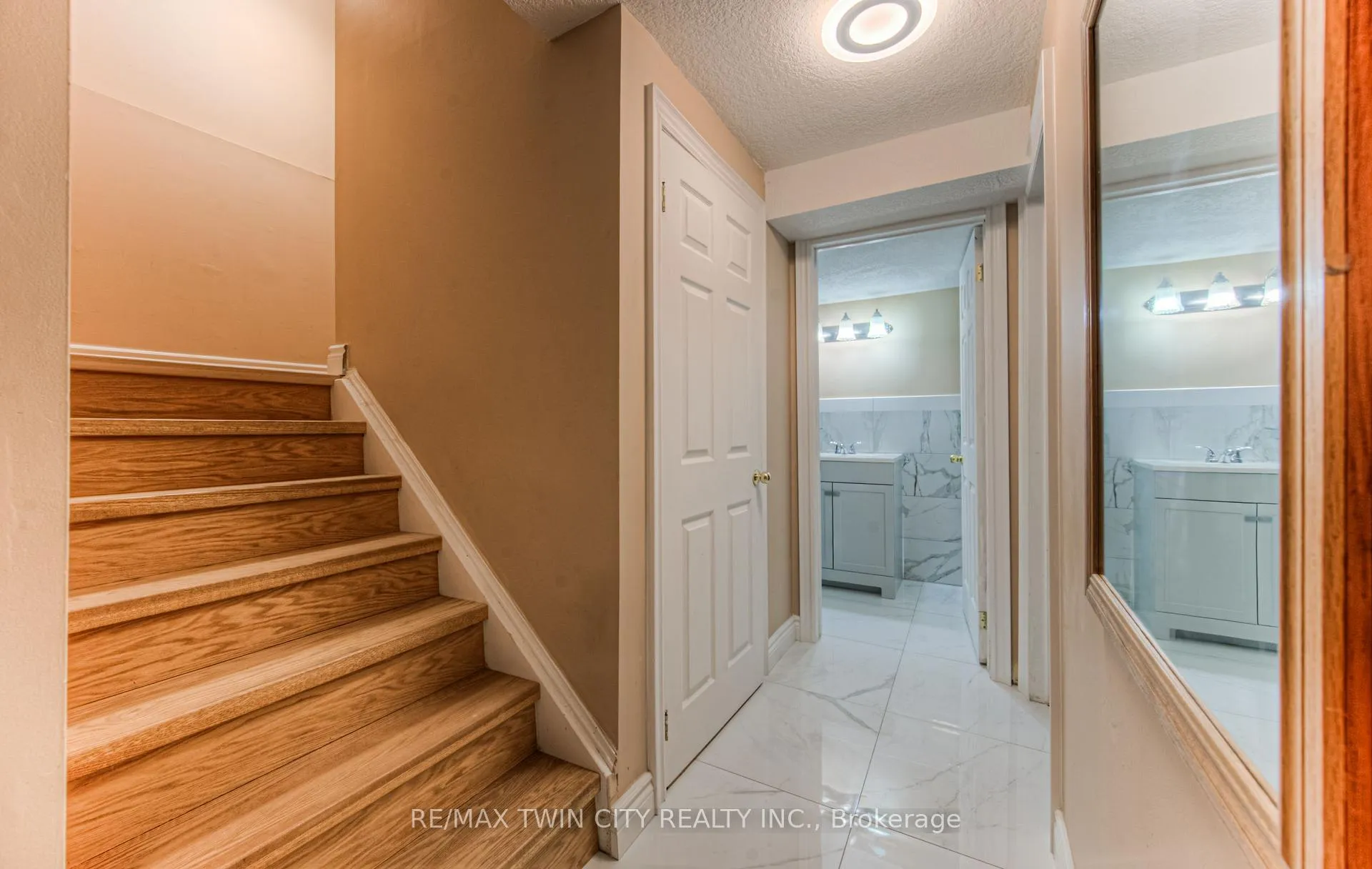 Photo 27 of 182 Hollyridge Crescent, Kitchener — HOMEH