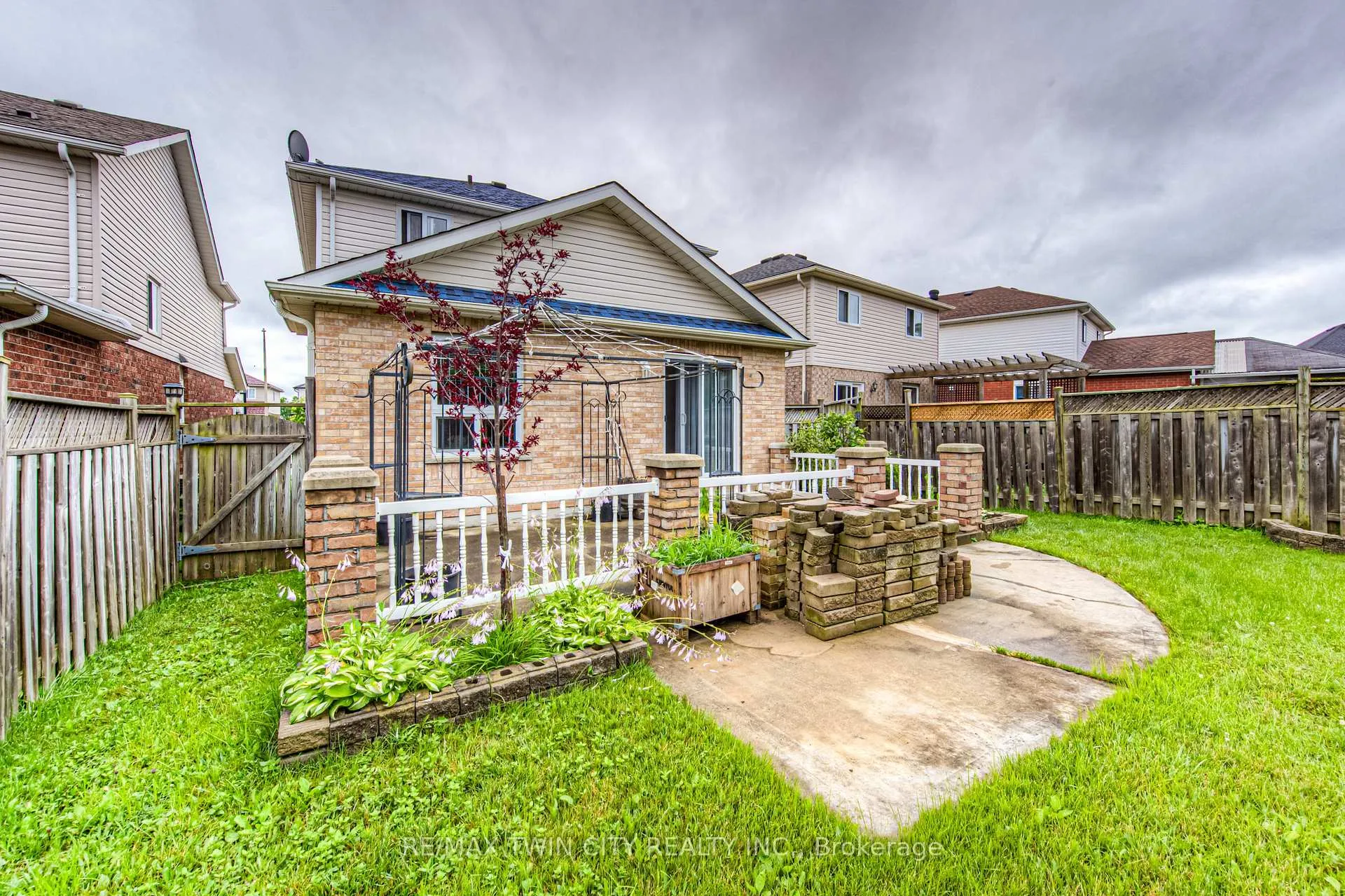 Photo 33 of 182 Hollyridge Crescent, Kitchener — HOMEH
