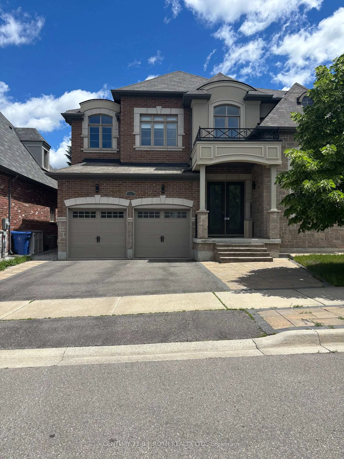 Photo 2 of 697 Mcgregor Farm Trail, Newmarket, Glenway Estates — HOMEH