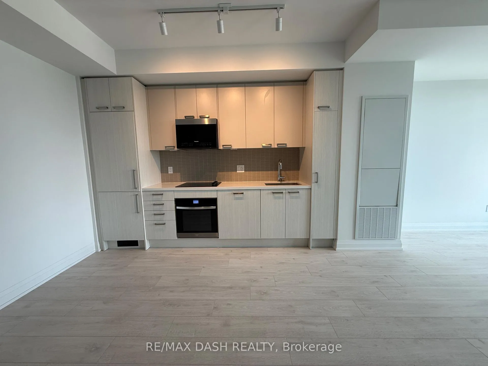 Photo 8 of Unit 1806, 20 Soudan Avenue, Toronto, Mount Pleasant West — HOMEH