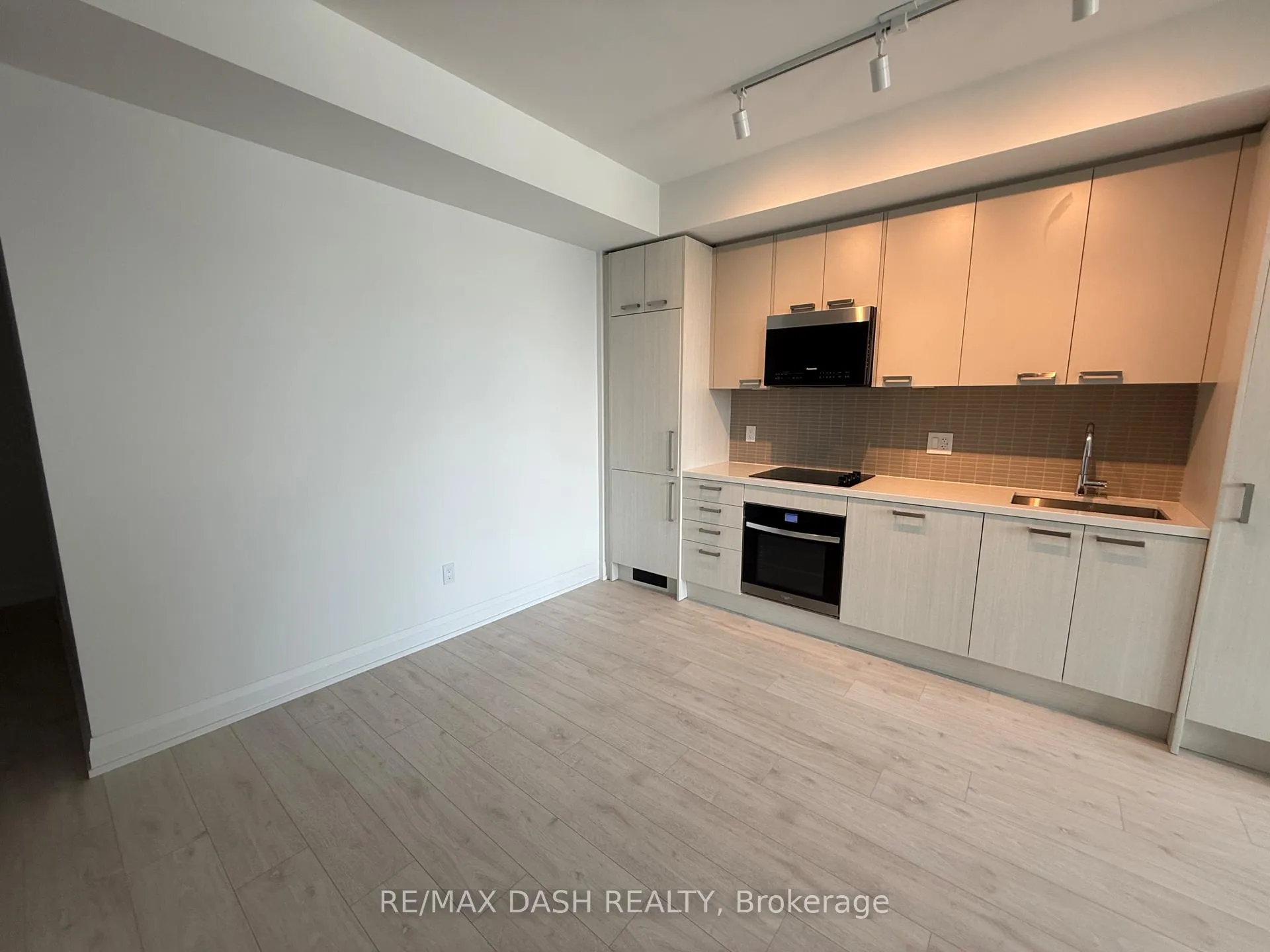 Photo 9 of Unit 1806, 20 Soudan Avenue, Toronto, Mount Pleasant West — HOMEH