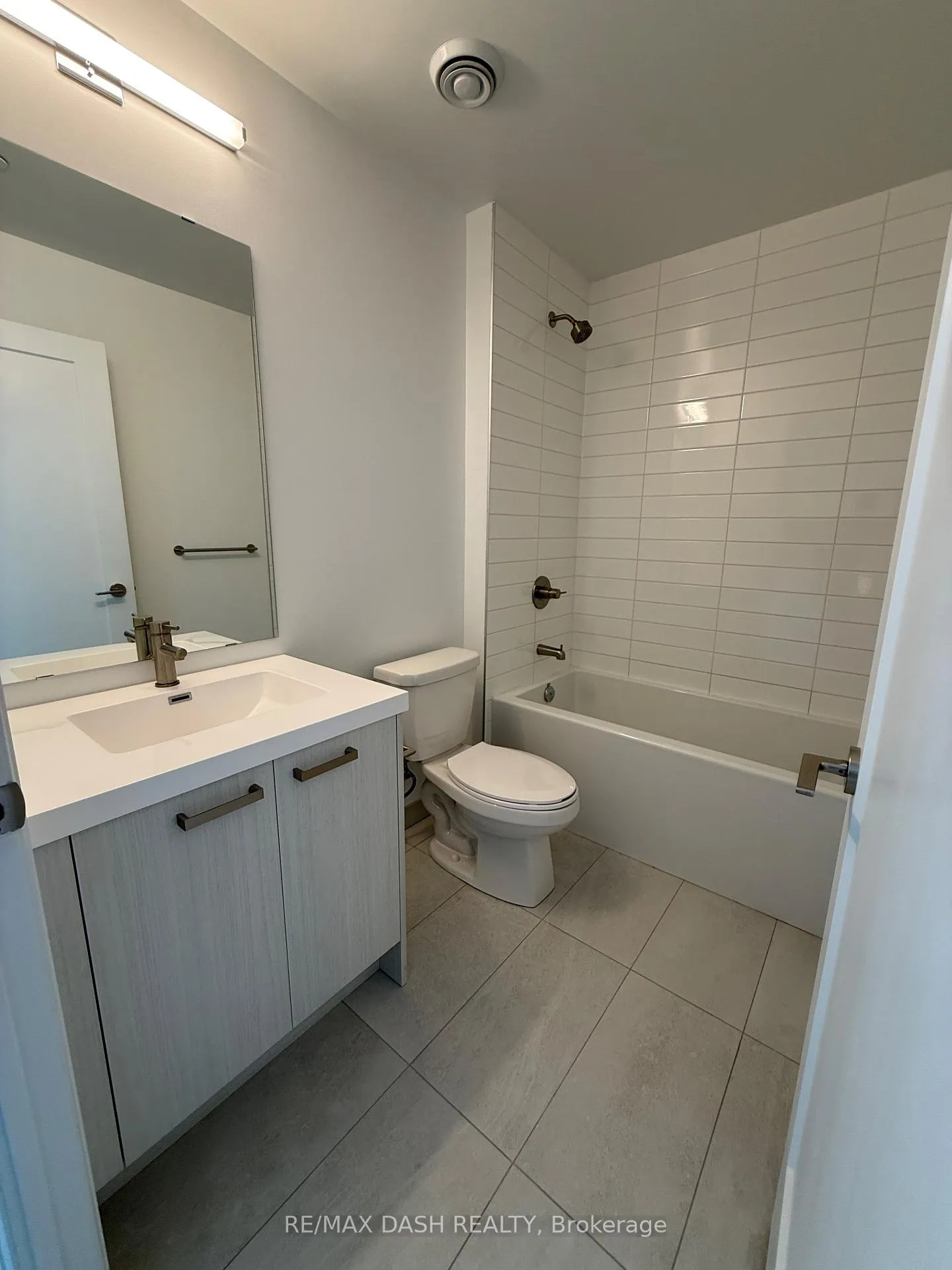Photo 13 of Unit 1806, 20 Soudan Avenue, Toronto, Mount Pleasant West — HOMEH