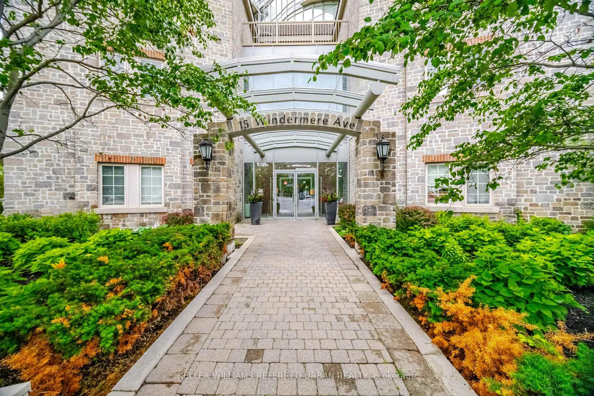 Photo 2 of Unit 601, 15 Windermere Avenue, Toronto, High Park-Swansea — HOMEH