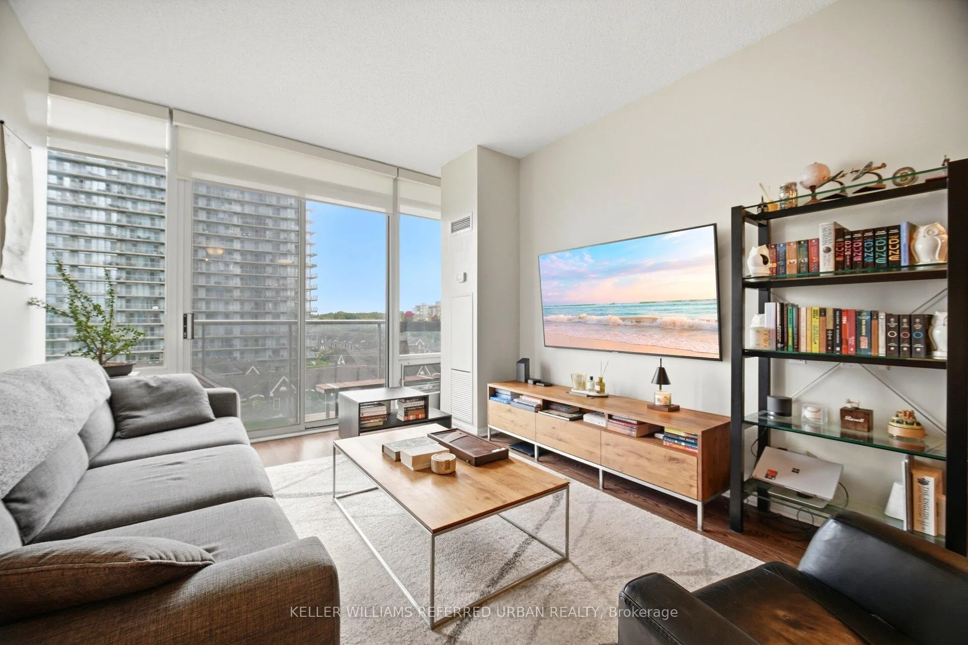 Photo 12 of Unit 601, 15 Windermere Avenue, Toronto, High Park-Swansea — HOMEH
