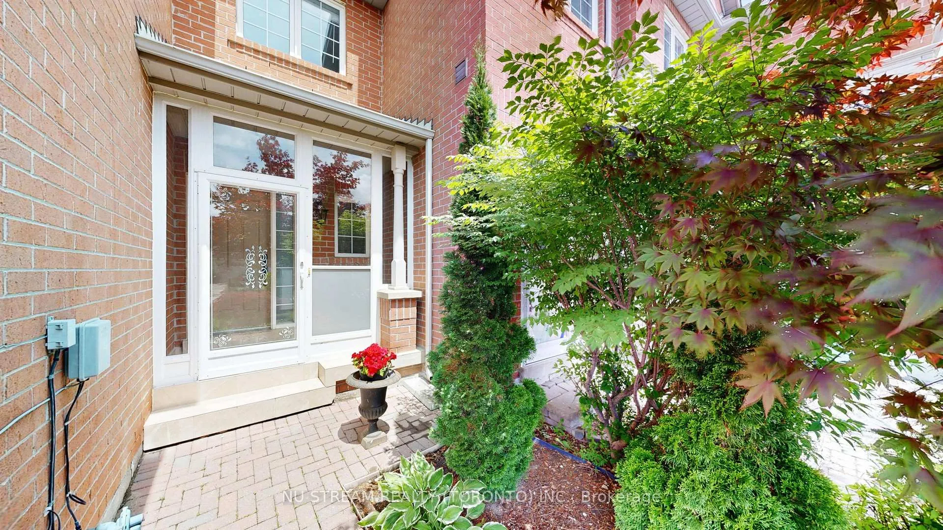 Photo 3 of 60 Nottingham Drive, Richmond Hill, Westbrook — HOMEH