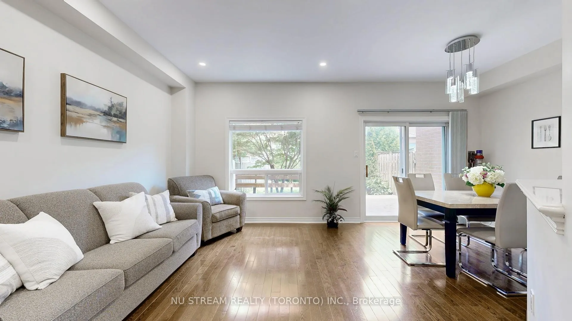 Photo 5 of 60 Nottingham Drive, Richmond Hill, Westbrook — HOMEH