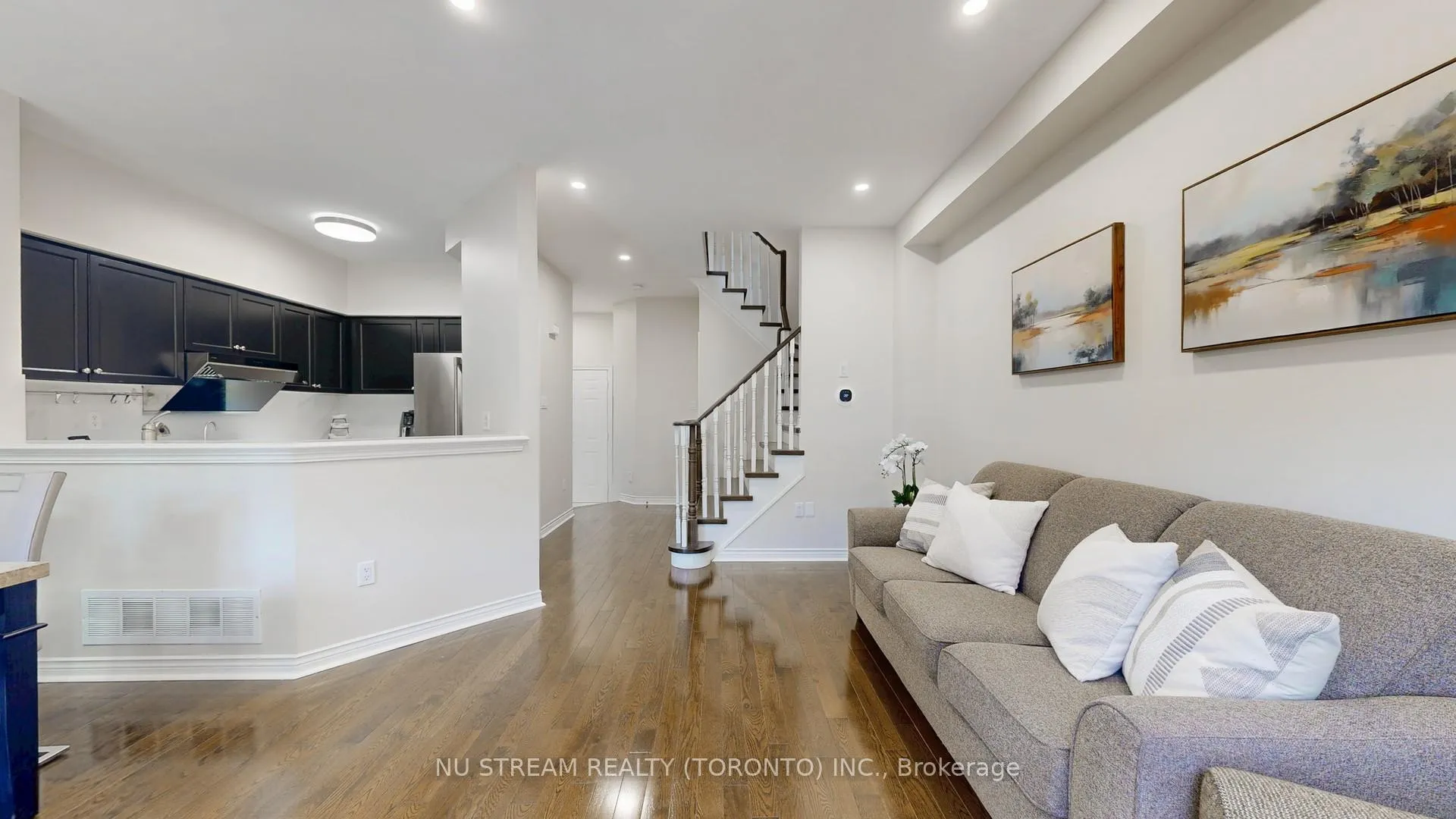 Photo 7 of 60 Nottingham Drive, Richmond Hill, Westbrook — HOMEH