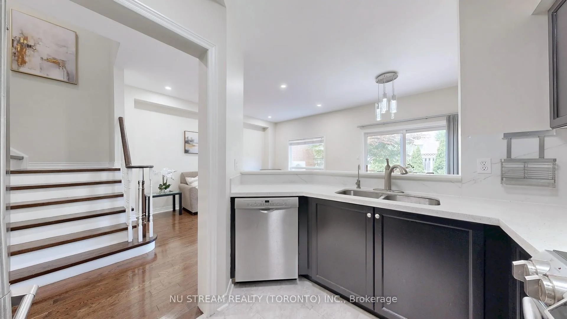 Photo 11 of 60 Nottingham Drive, Richmond Hill, Westbrook — HOMEH