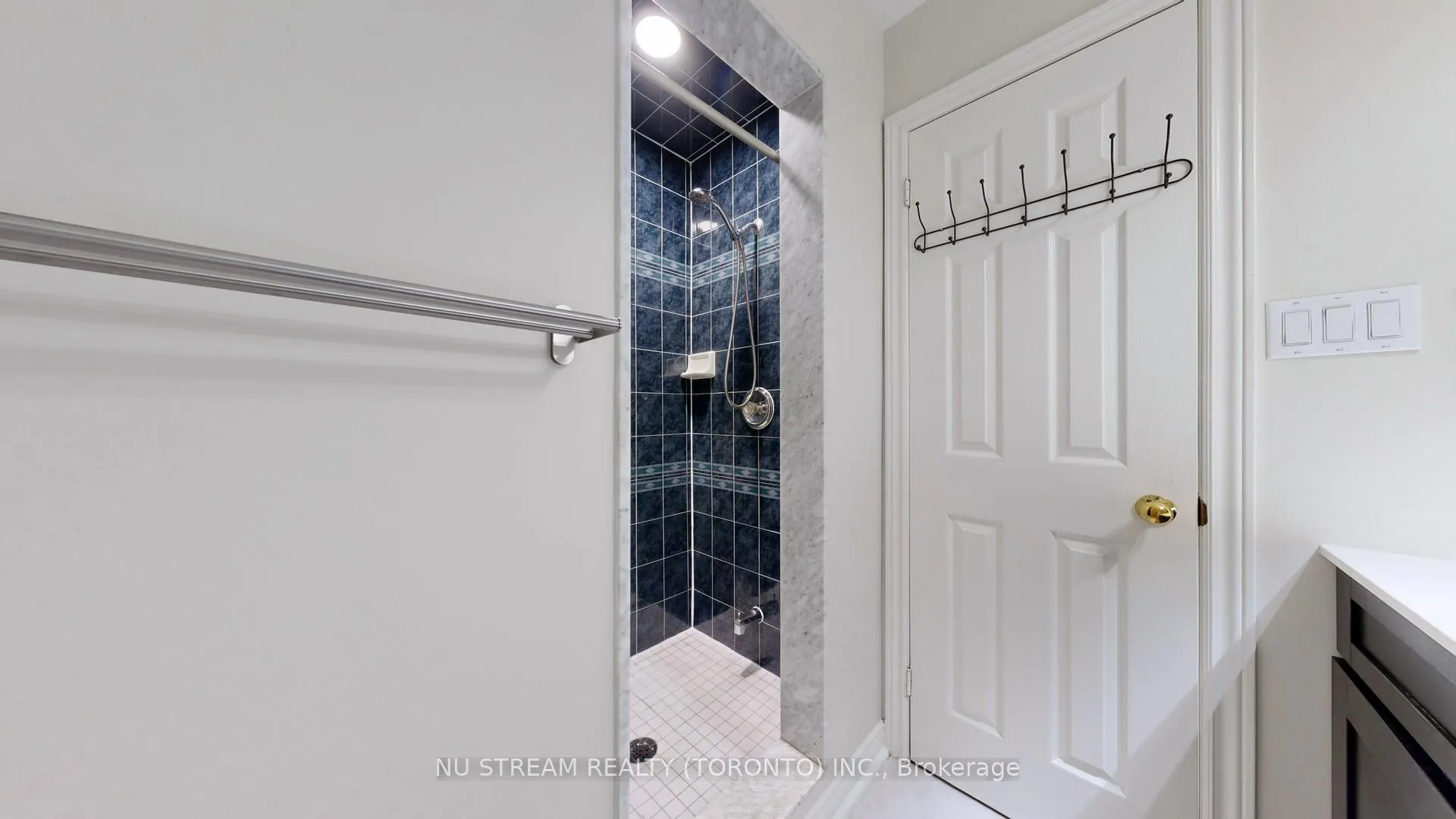 Photo 20 of 60 Nottingham Drive, Richmond Hill, Westbrook — HOMEH