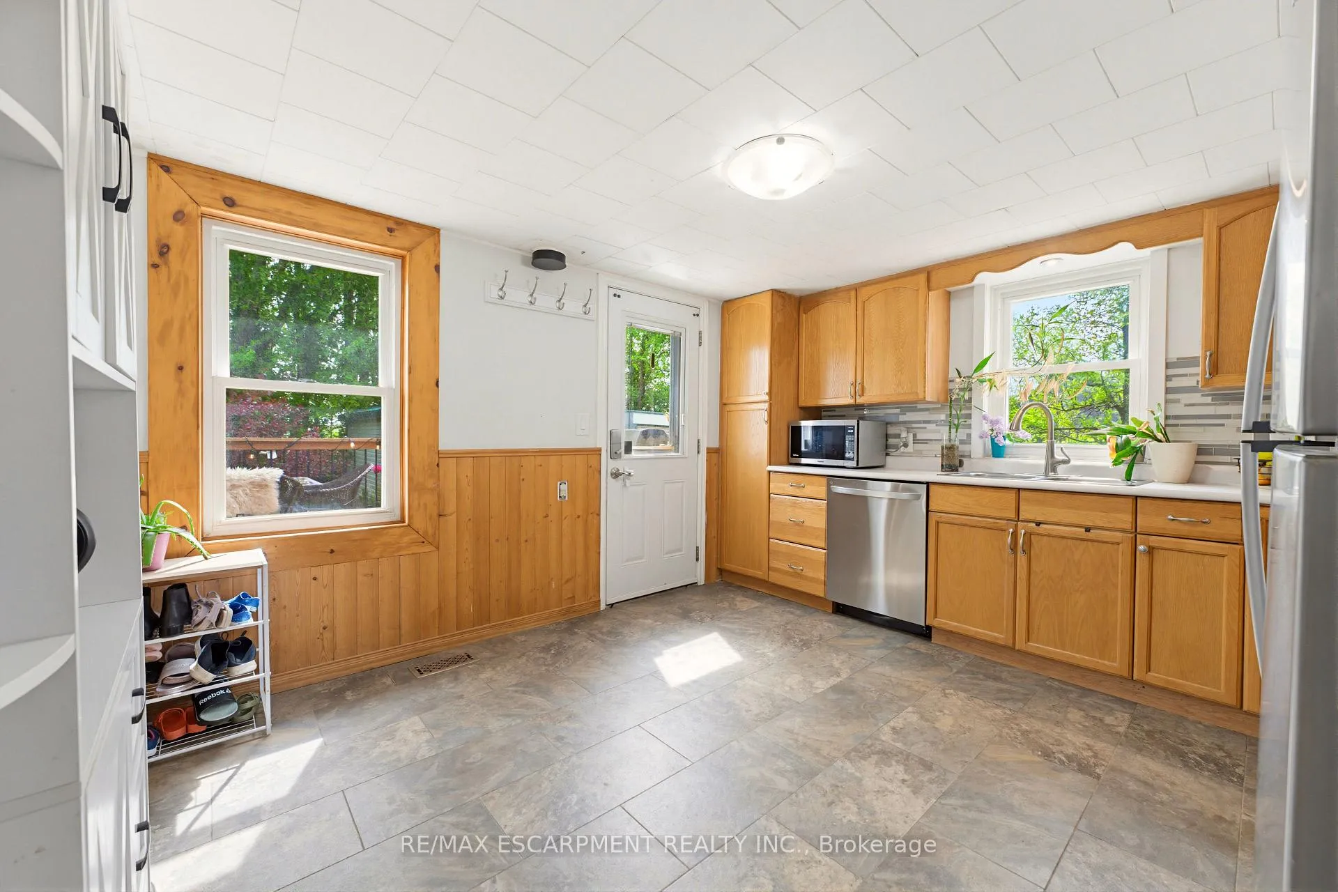 Photo 10 of 1390 Mckenzie Road, Haldimand — HOMEH