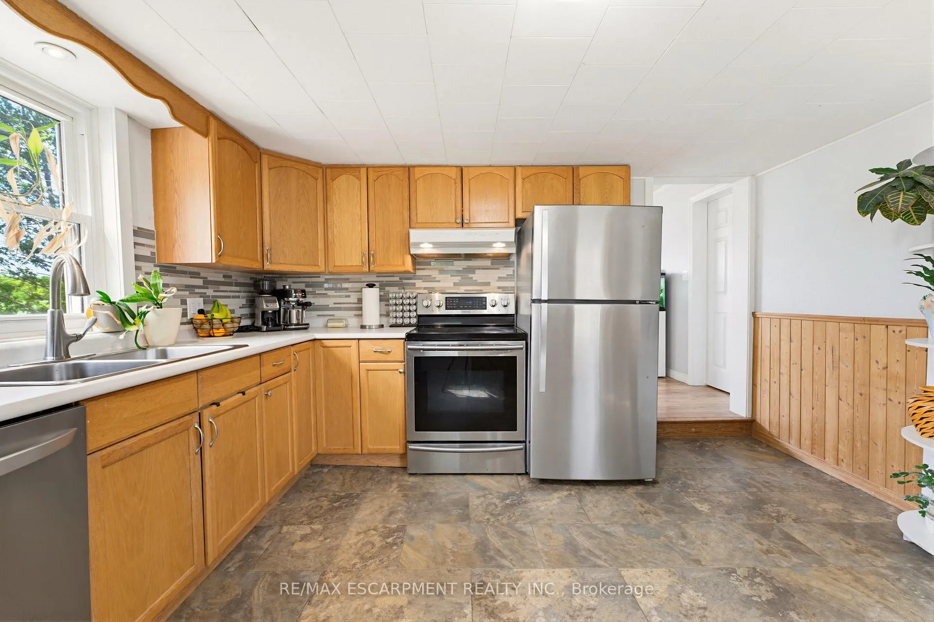 Photo 12 of 1390 Mckenzie Road, Haldimand — HOMEH