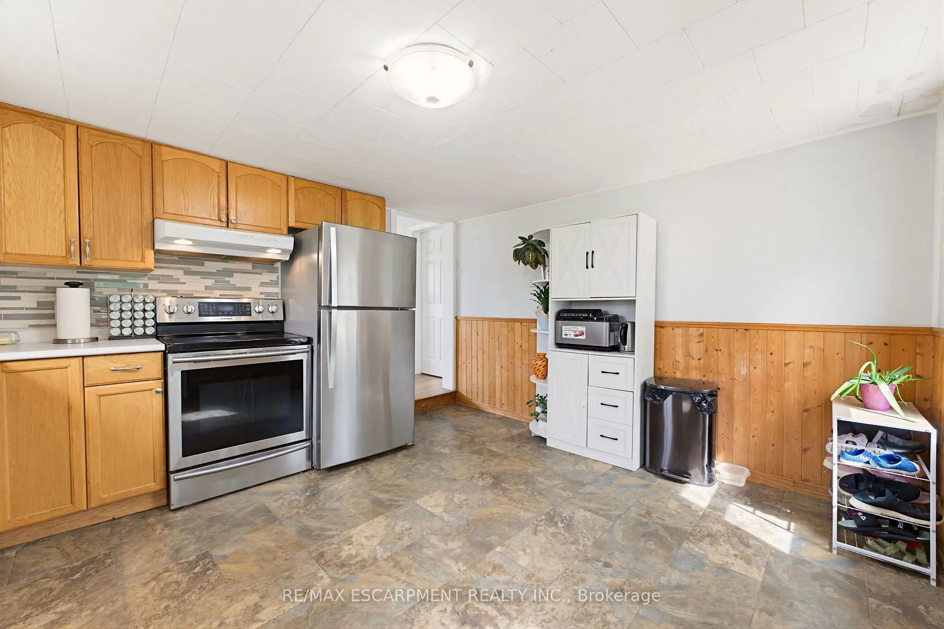 Photo 13 of 1390 Mckenzie Road, Haldimand — HOMEH
