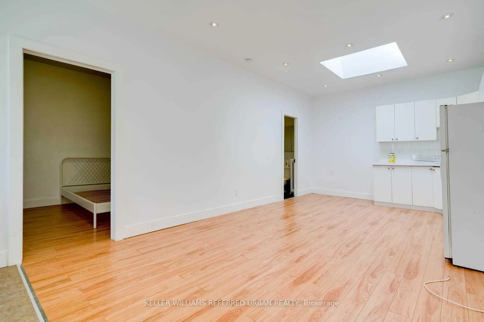 Photo 3 of Unit #Main, 58 Bellevue Avenue, Toronto, Kensington-Chinatown — HOMEH