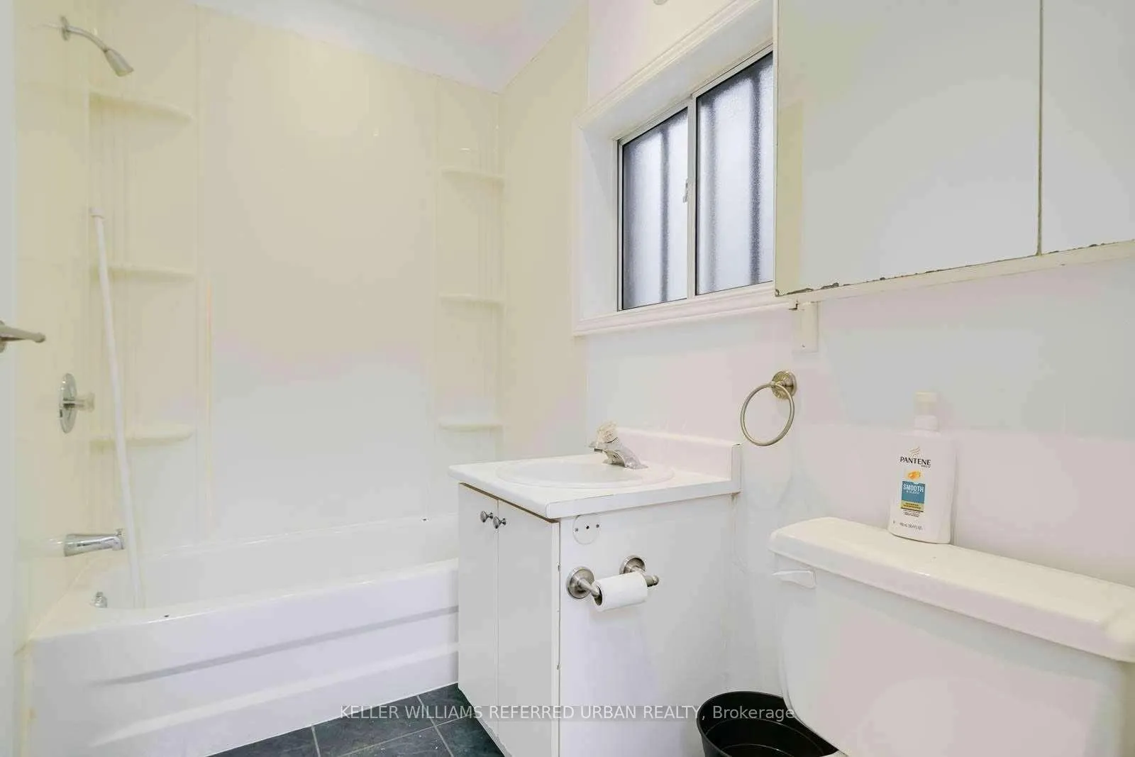 Photo 10 of Unit #Main, 58 Bellevue Avenue, Toronto, Kensington-Chinatown — HOMEH