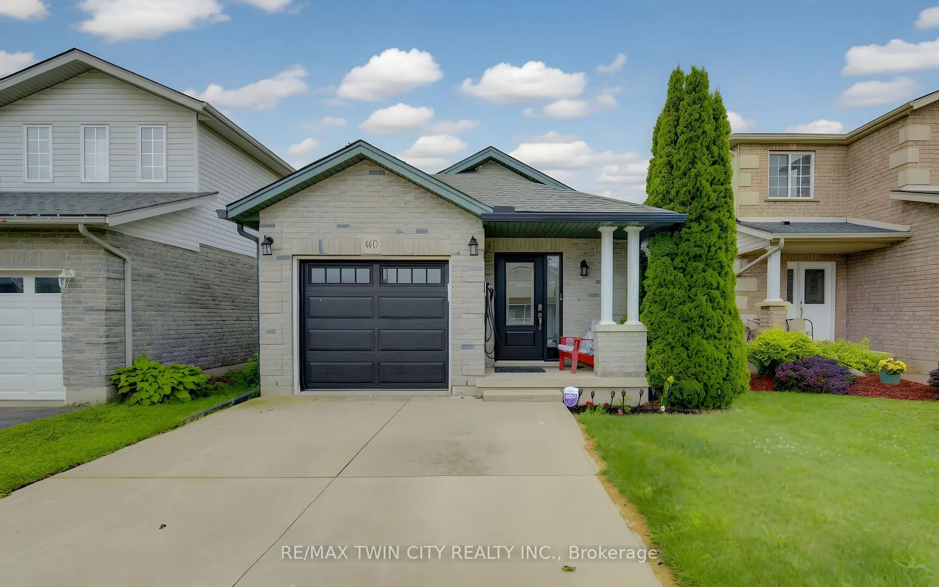 Photo 1 of 460 Langlaw Drive, Cambridge, Christopher-Champlain — HOMEH