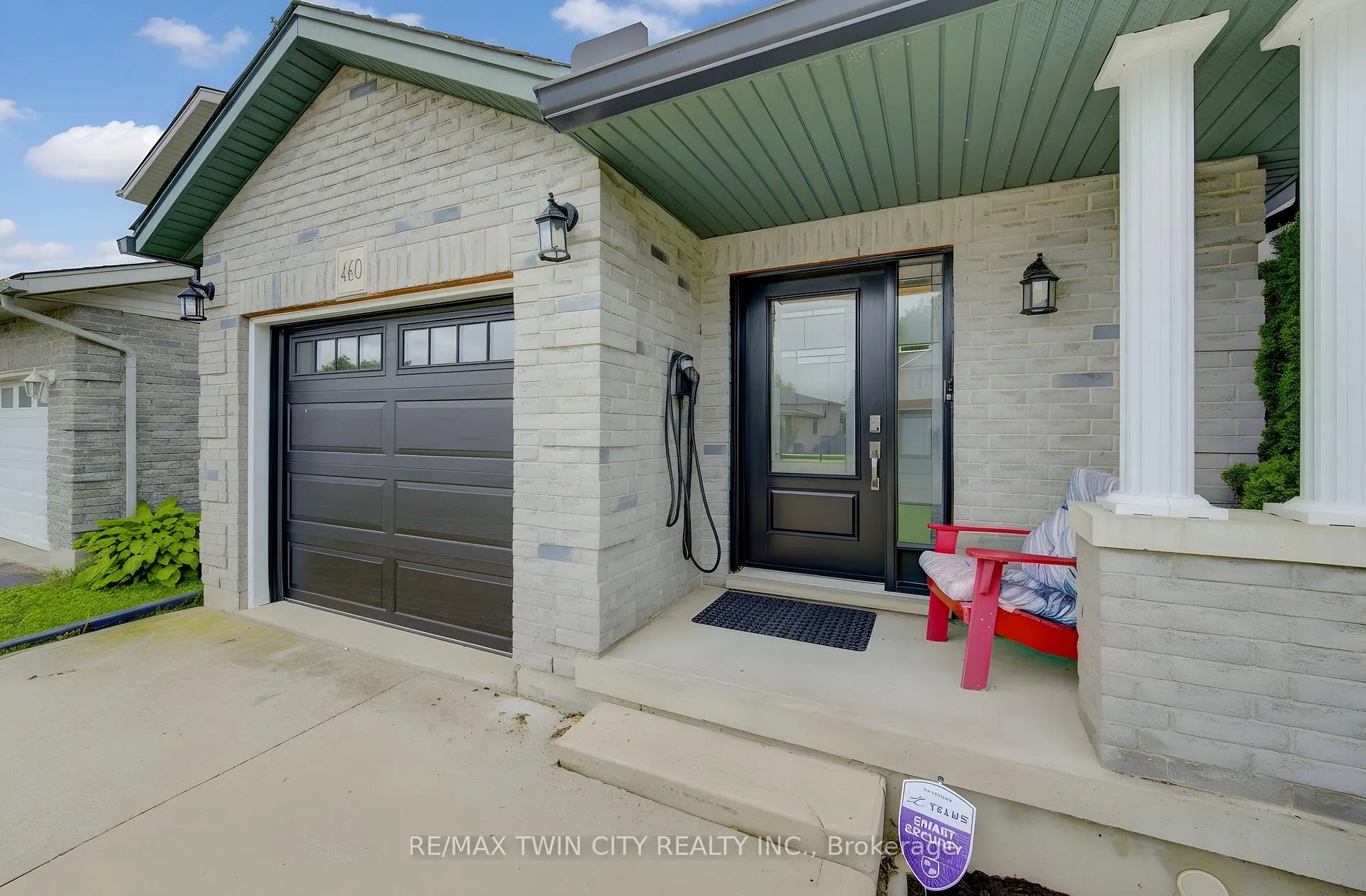 Photo 2 of 460 Langlaw Drive, Cambridge, Christopher-Champlain — HOMEH