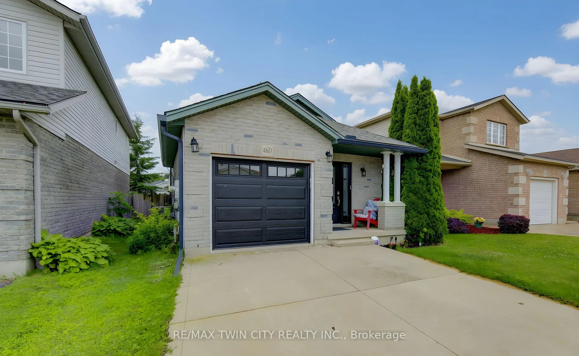 Photo 3 of 460 Langlaw Drive, Cambridge, Christopher-Champlain — HOMEH