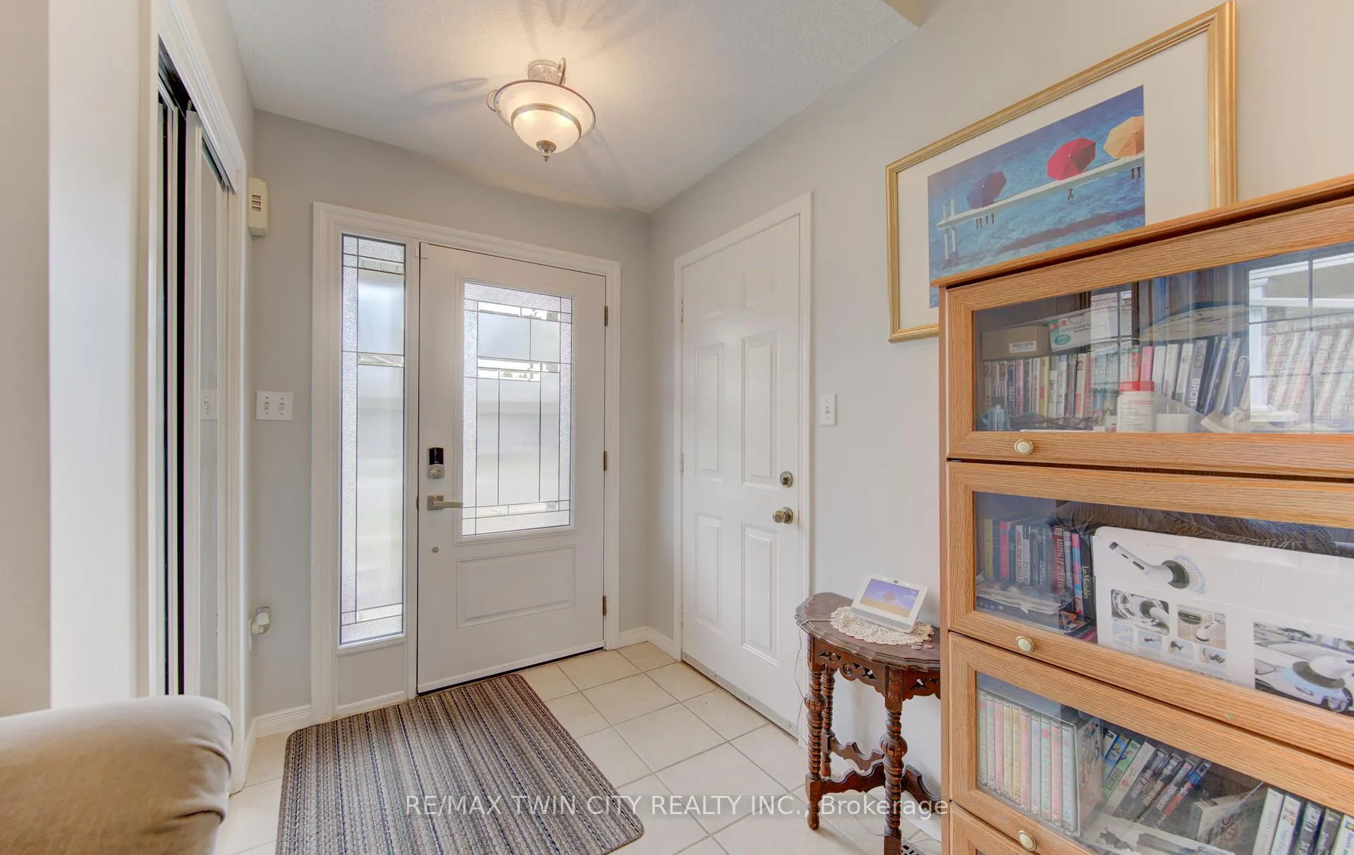 Photo 4 of 460 Langlaw Drive, Cambridge, Christopher-Champlain — HOMEH