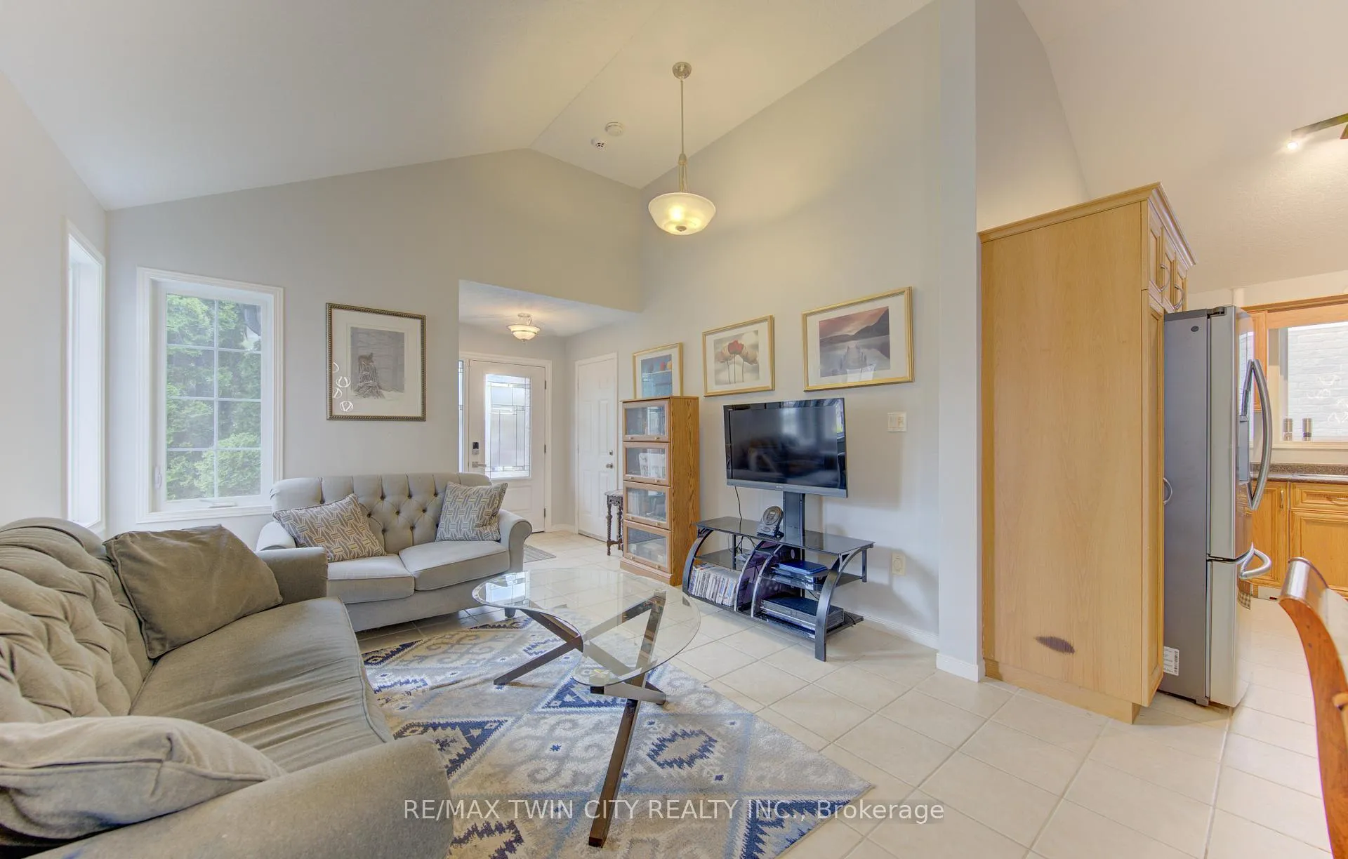 Photo 6 of 460 Langlaw Drive, Cambridge, Christopher-Champlain — HOMEH