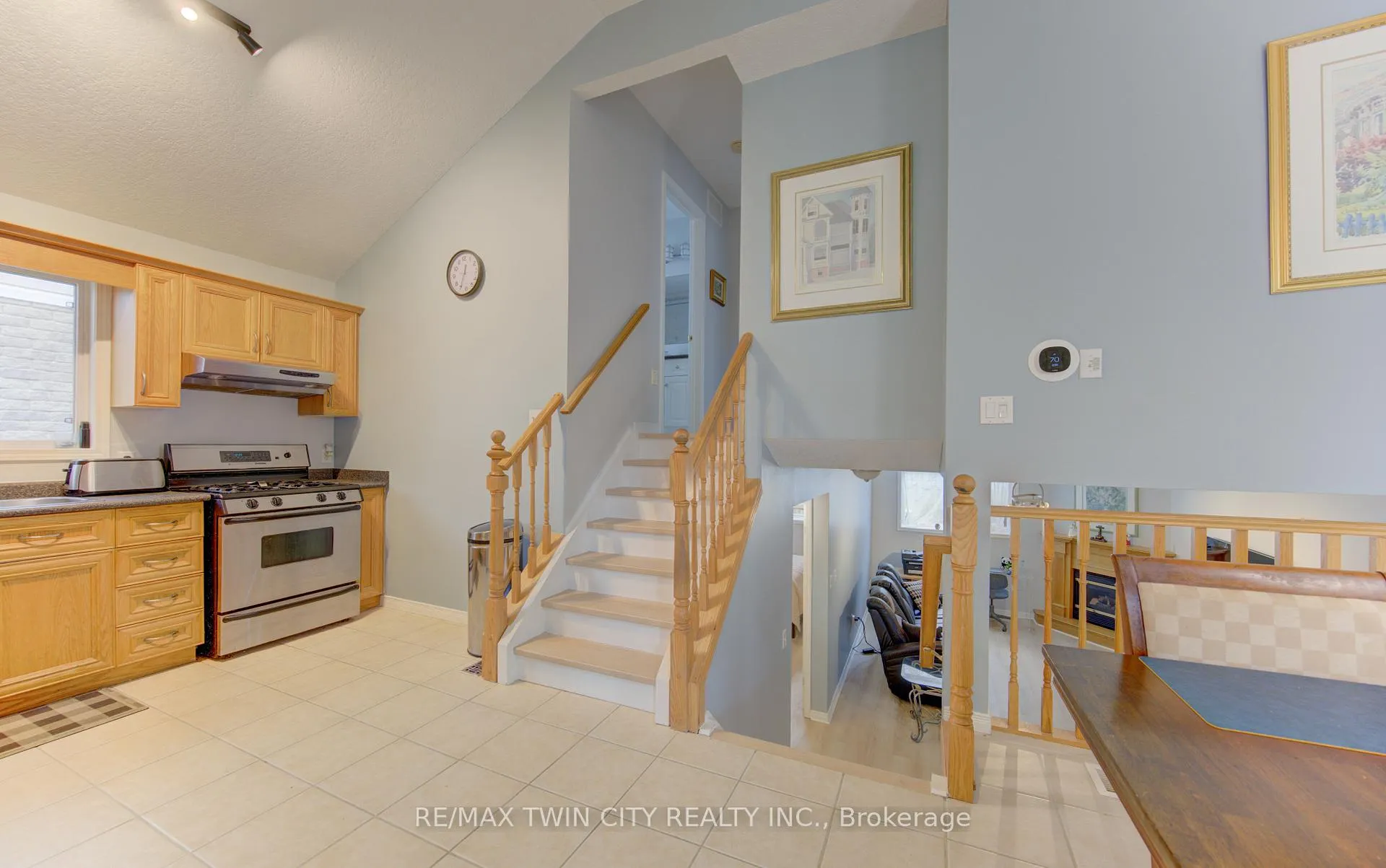 Photo 8 of 460 Langlaw Drive, Cambridge, Christopher-Champlain — HOMEH