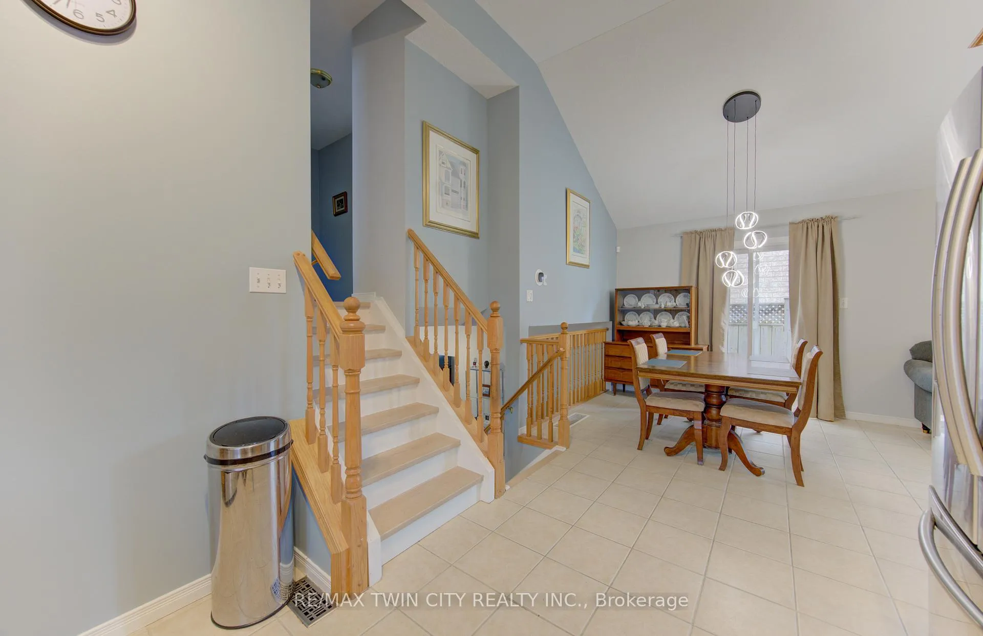 Photo 12 of 460 Langlaw Drive, Cambridge, Christopher-Champlain — HOMEH