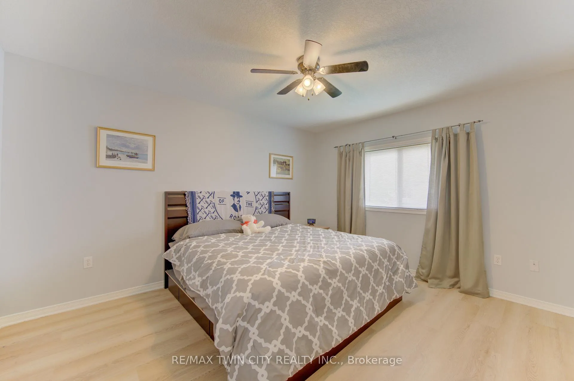 Photo 14 of 460 Langlaw Drive, Cambridge, Christopher-Champlain — HOMEH