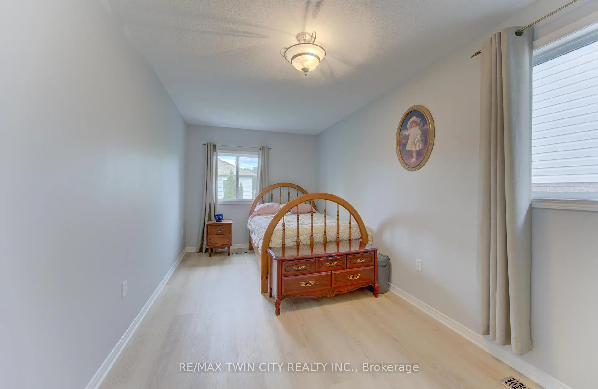 Photo 16 of 460 Langlaw Drive, Cambridge, Christopher-Champlain — HOMEH