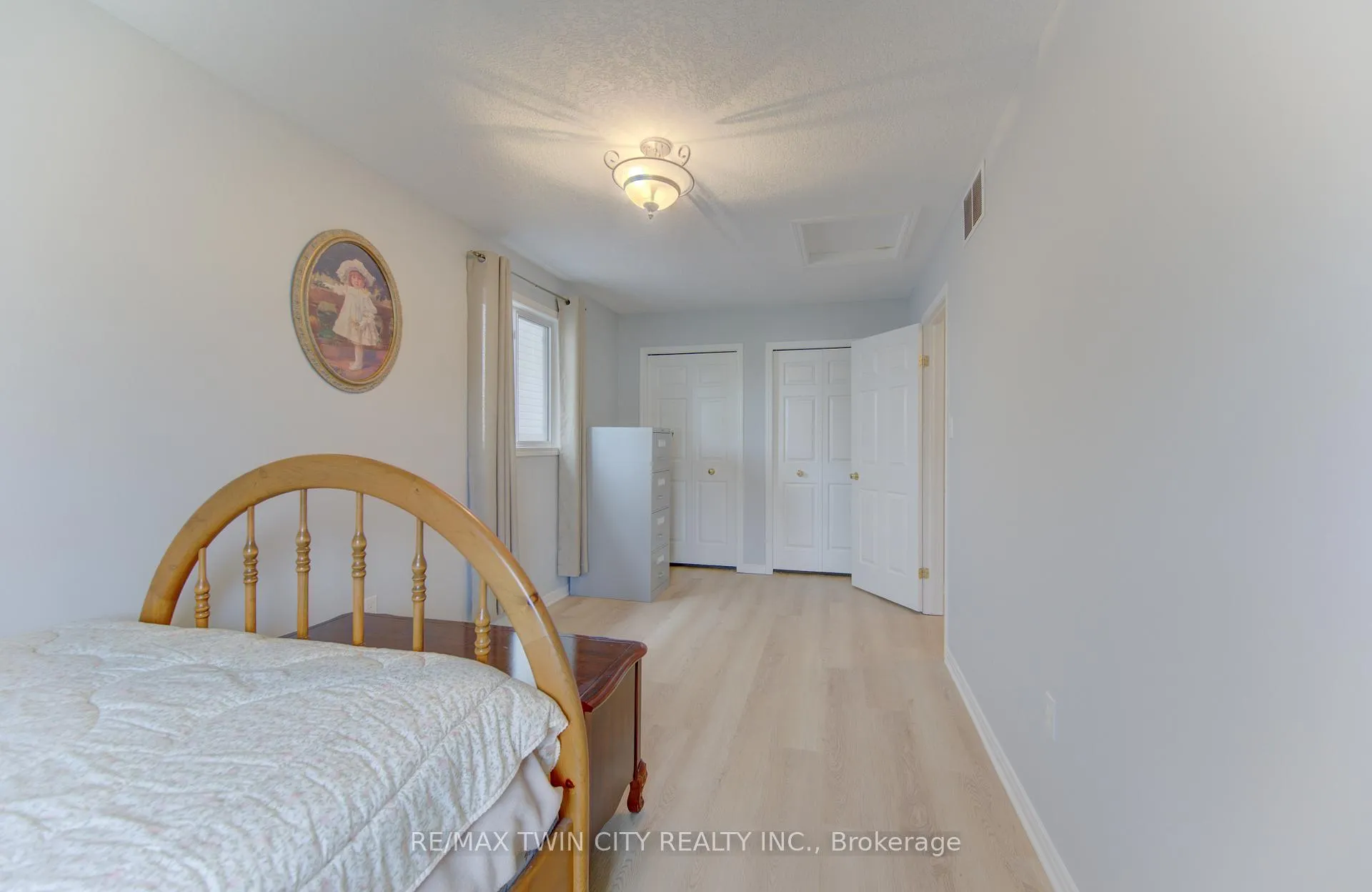 Photo 17 of 460 Langlaw Drive, Cambridge, Christopher-Champlain — HOMEH