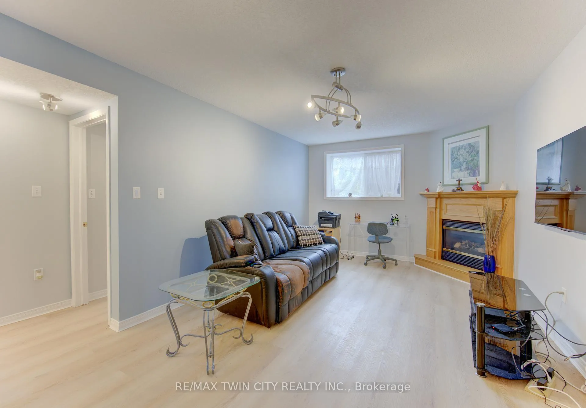 Photo 19 of 460 Langlaw Drive, Cambridge, Christopher-Champlain — HOMEH