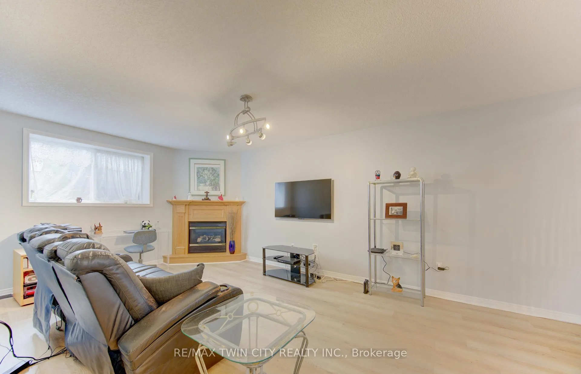 Photo 20 of 460 Langlaw Drive, Cambridge, Christopher-Champlain — HOMEH