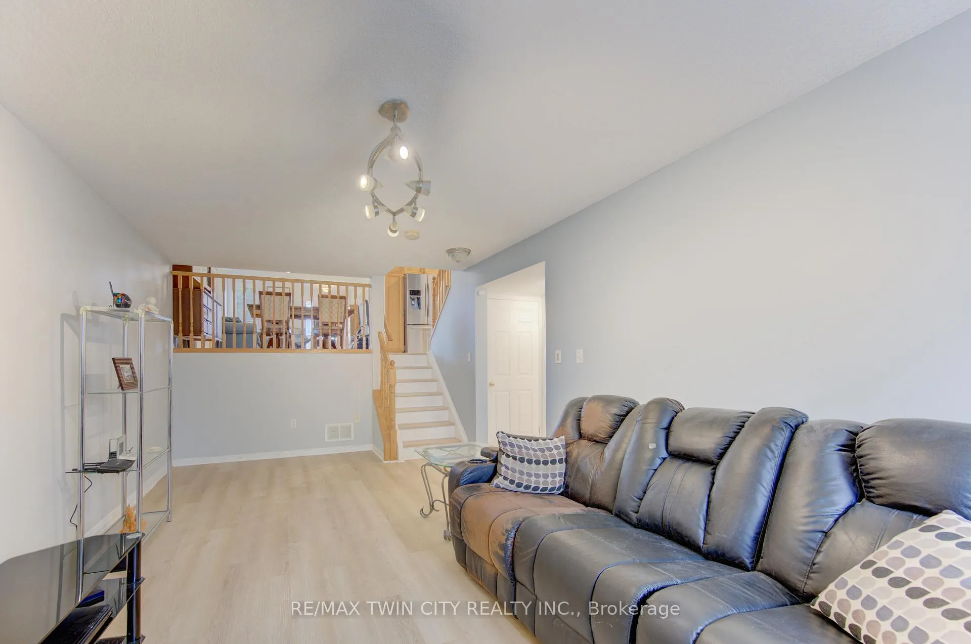 Photo 21 of 460 Langlaw Drive, Cambridge, Christopher-Champlain — HOMEH