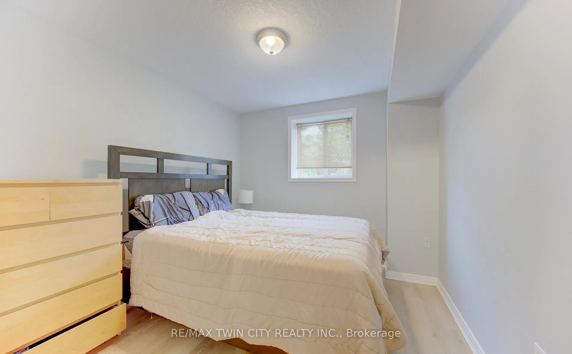Photo 22 of 460 Langlaw Drive, Cambridge, Christopher-Champlain — HOMEH
