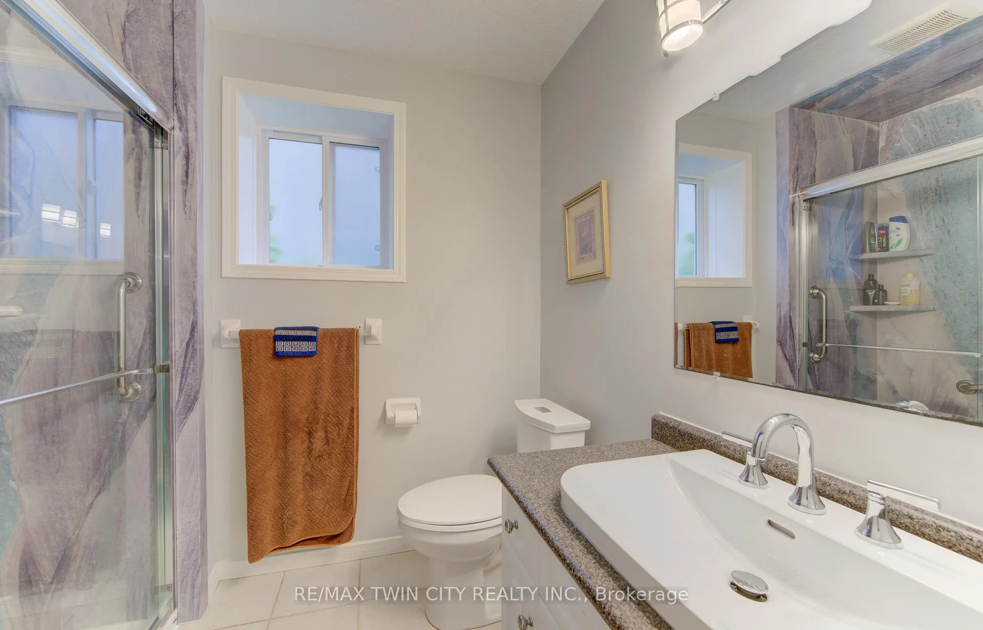Photo 23 of 460 Langlaw Drive, Cambridge, Christopher-Champlain — HOMEH
