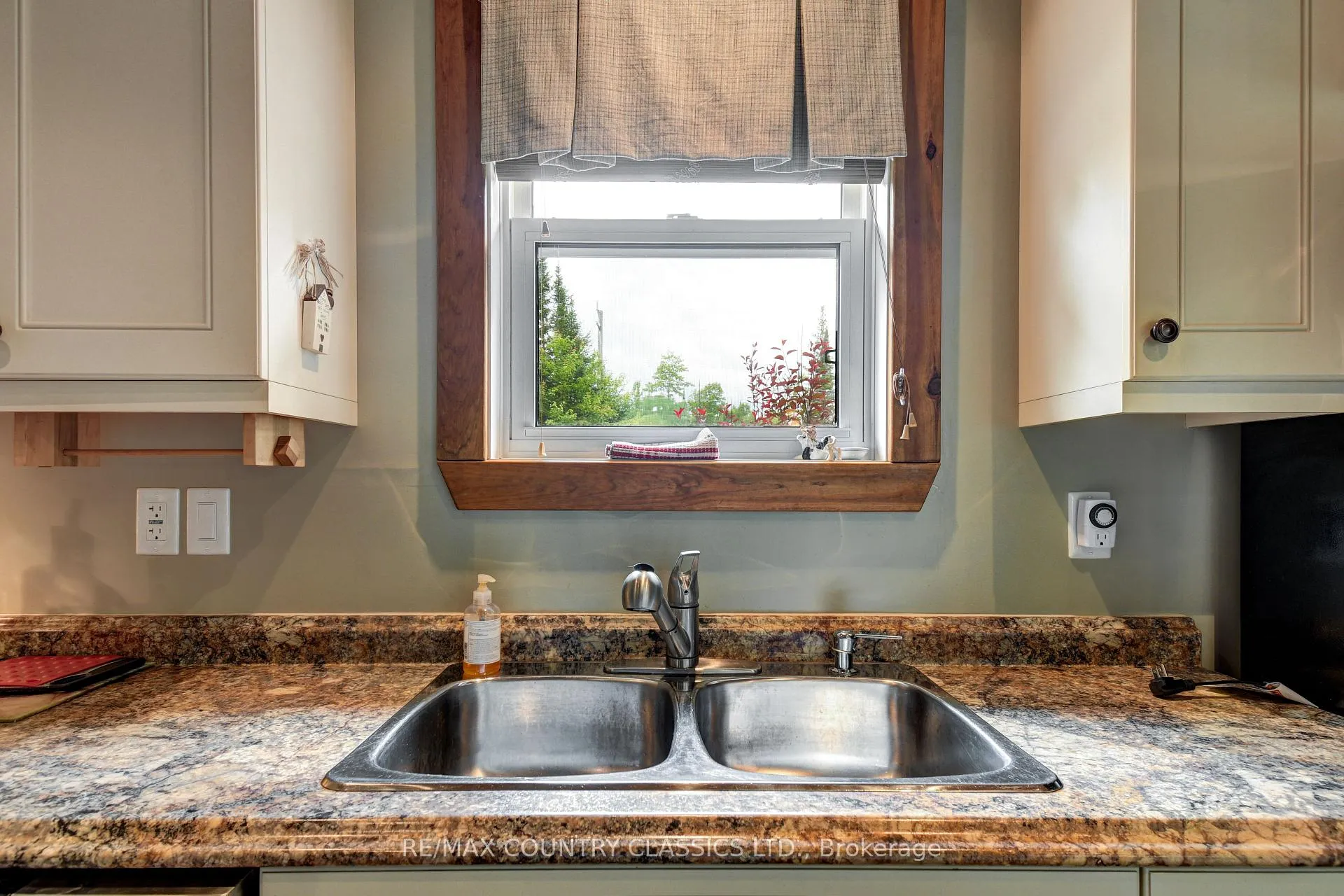 Photo 10 of 42 Nicklaus Drive, Bancroft, Bancroft Ward — HOMEH
