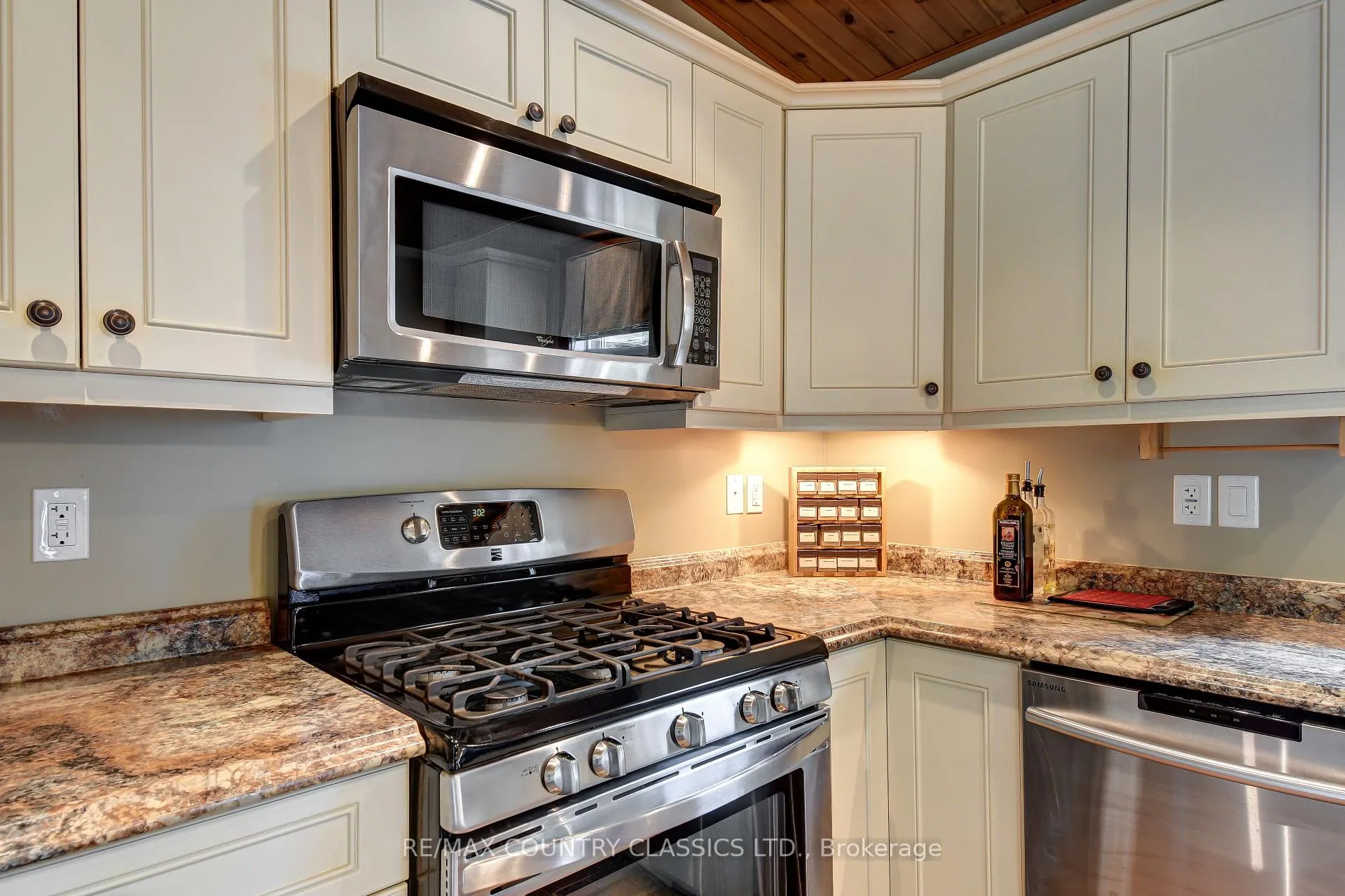 Photo 11 of 42 Nicklaus Drive, Bancroft, Bancroft Ward — HOMEH