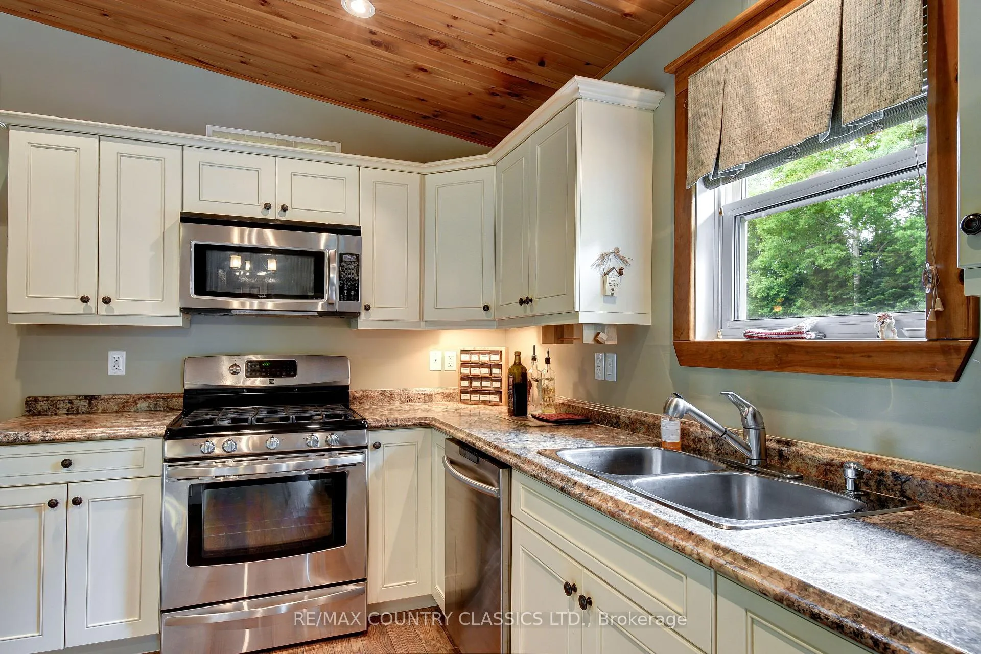 Photo 12 of 42 Nicklaus Drive, Bancroft, Bancroft Ward — HOMEH