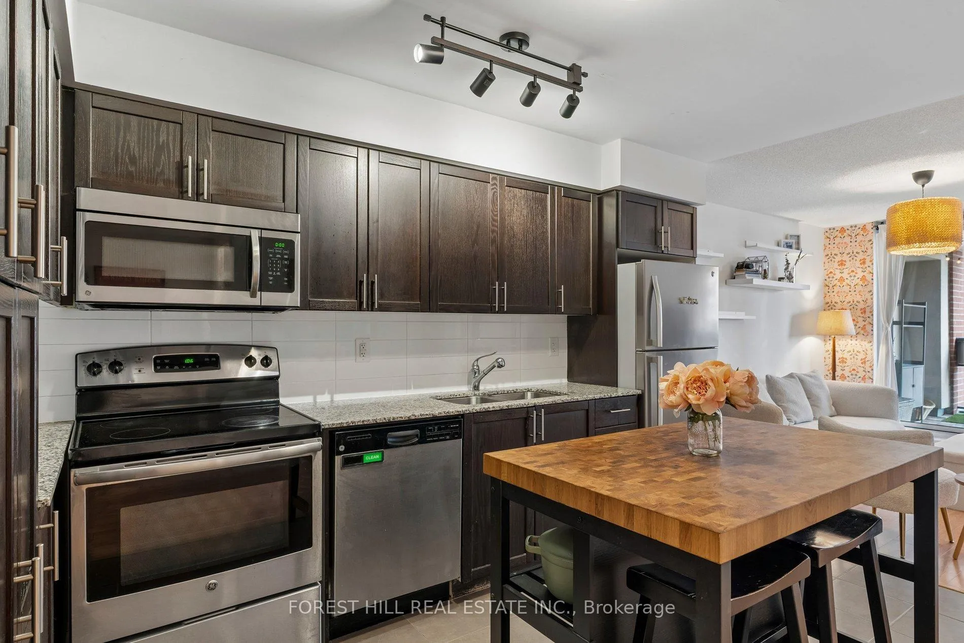 Photo 11 of Unit 413, 830 Lawrence Avenue W, North York, Yorkdale-Glen Park — HOMEH