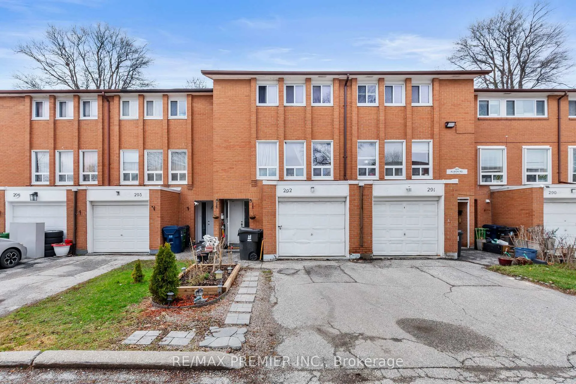 Photo 3 of Unit 292, 1605 Albion Road, Etobicoke, Mount Olive-Silverstone-Jamestown — HOMEH
