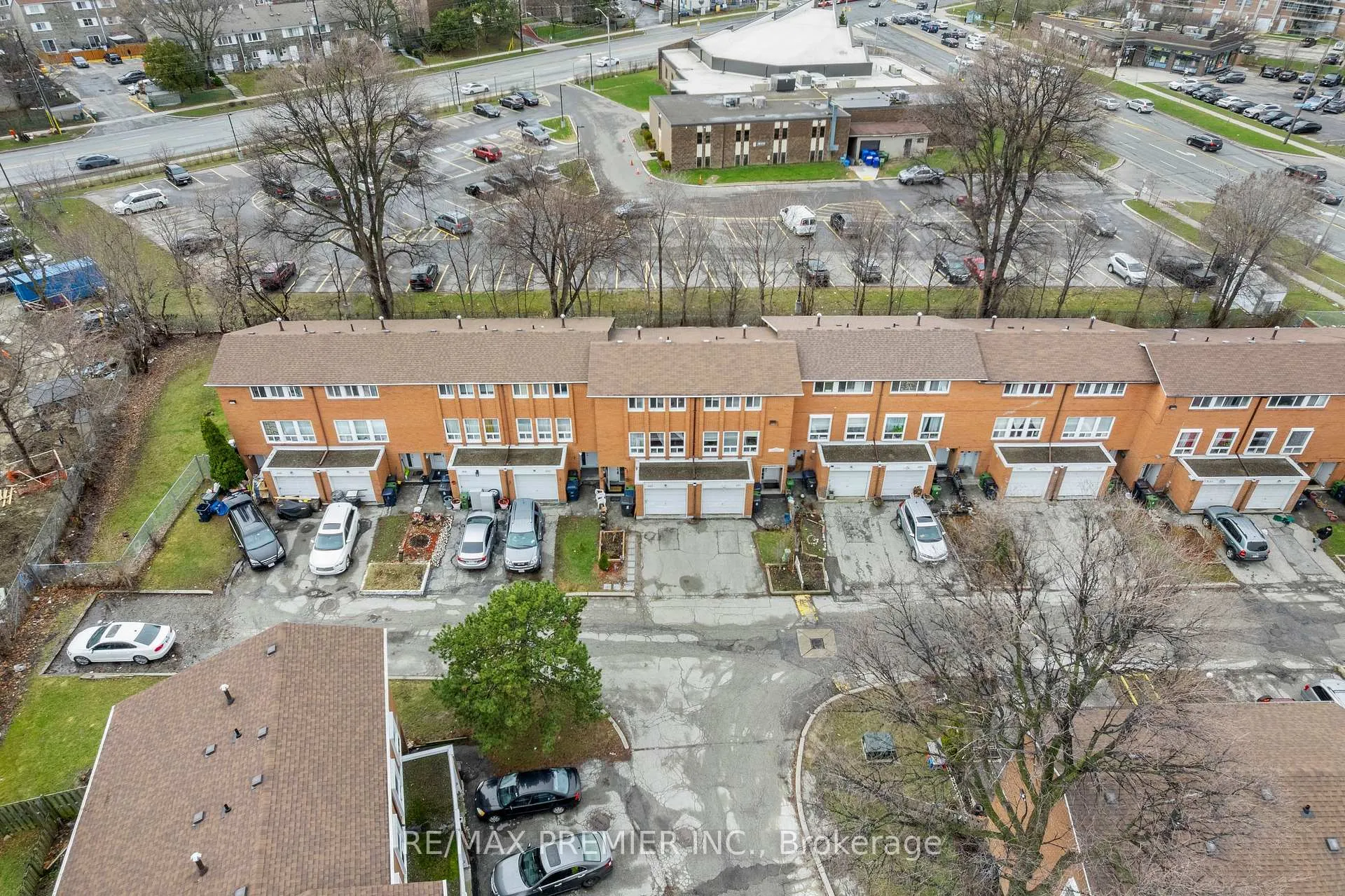 Photo 2 of Unit 292, 1605 Albion Road, Etobicoke, Mount Olive-Silverstone-Jamestown — HOMEH