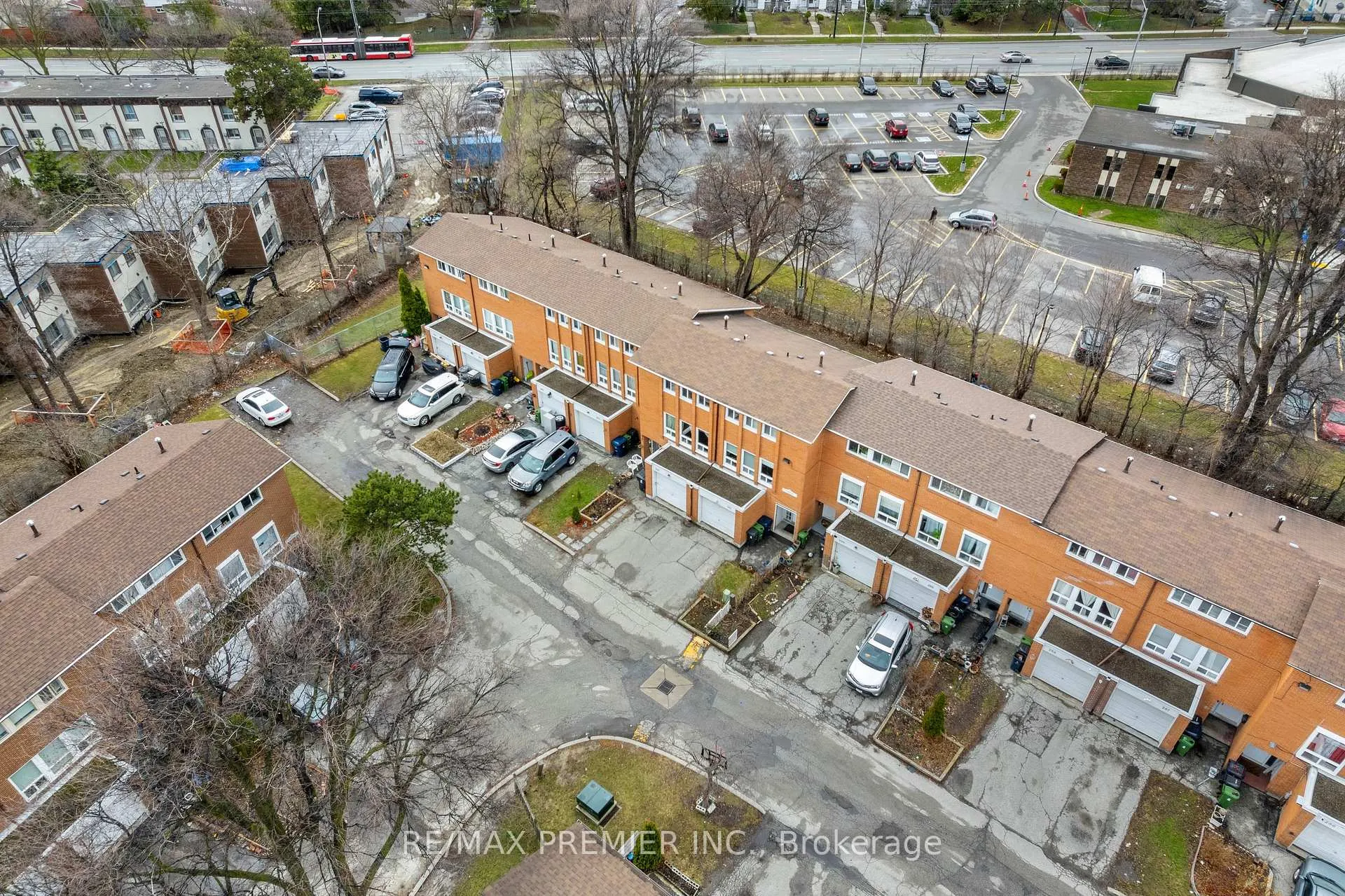 Photo 4 of Unit 292, 1605 Albion Road, Etobicoke, Mount Olive-Silverstone-Jamestown — HOMEH