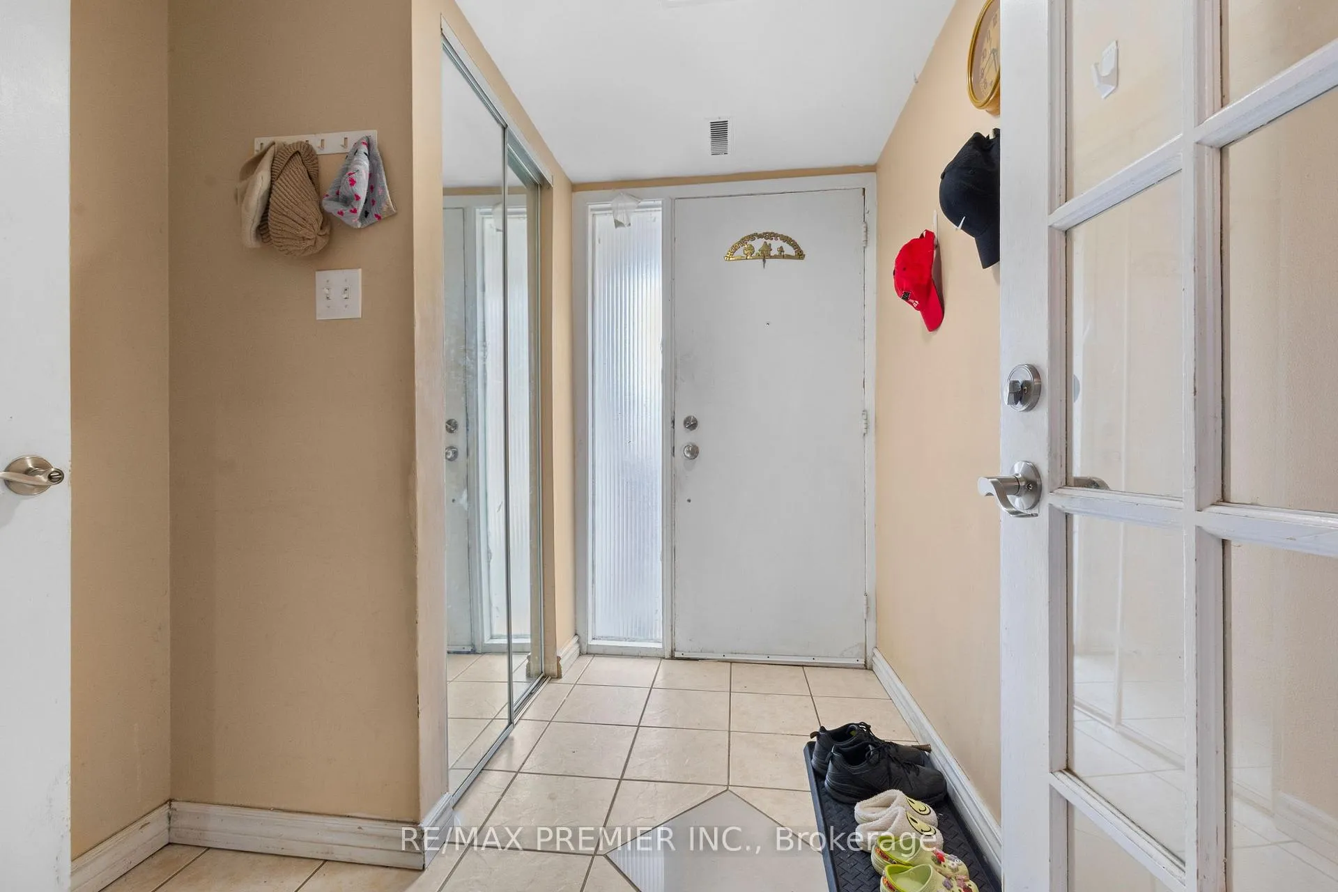 Photo 6 of Unit 292, 1605 Albion Road, Etobicoke, Mount Olive-Silverstone-Jamestown — HOMEH