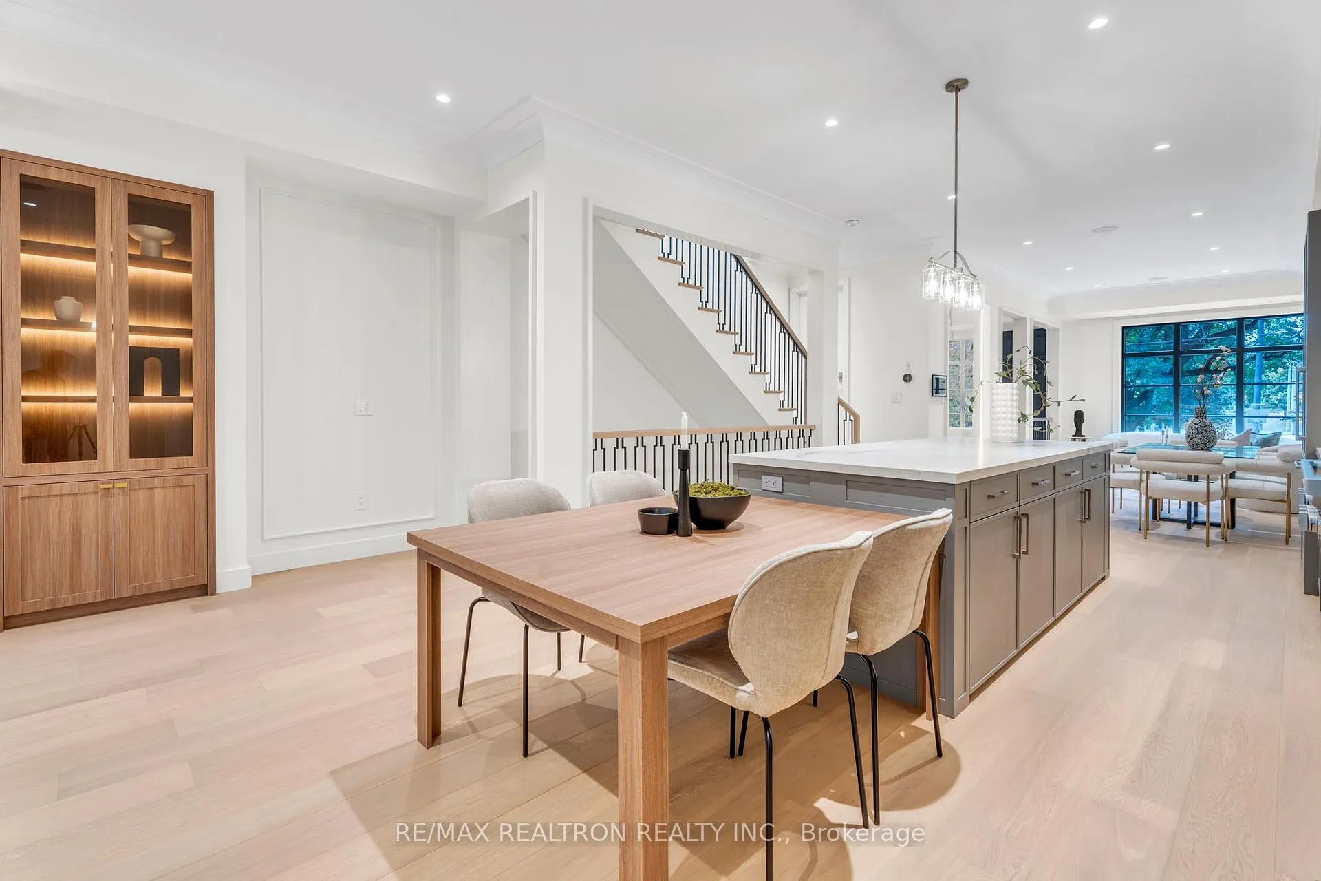 Photo 10 of 105 Rumsey Road, Toronto, Leaside — HOMEH