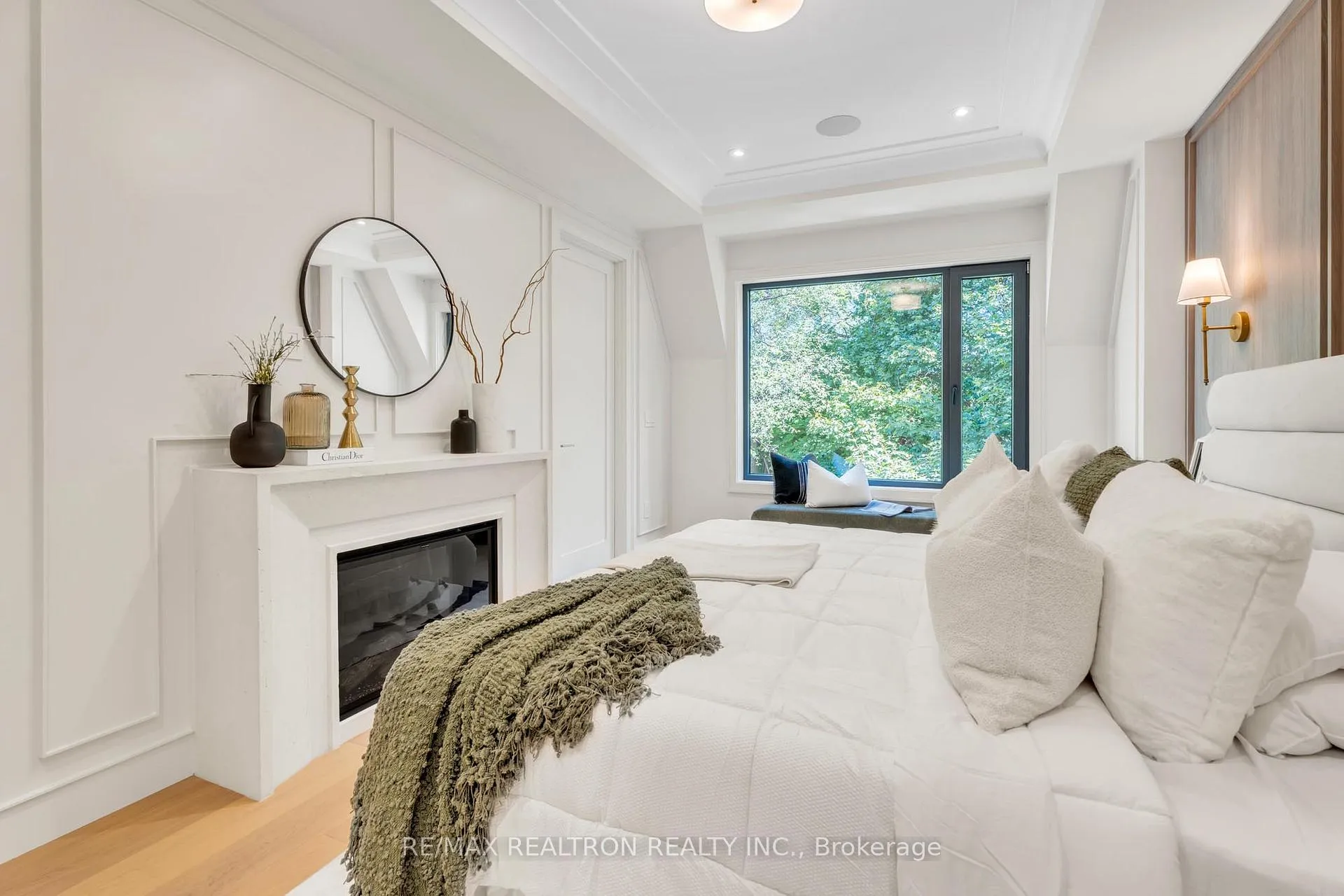 Photo 18 of 105 Rumsey Road, Toronto, Leaside — HOMEH