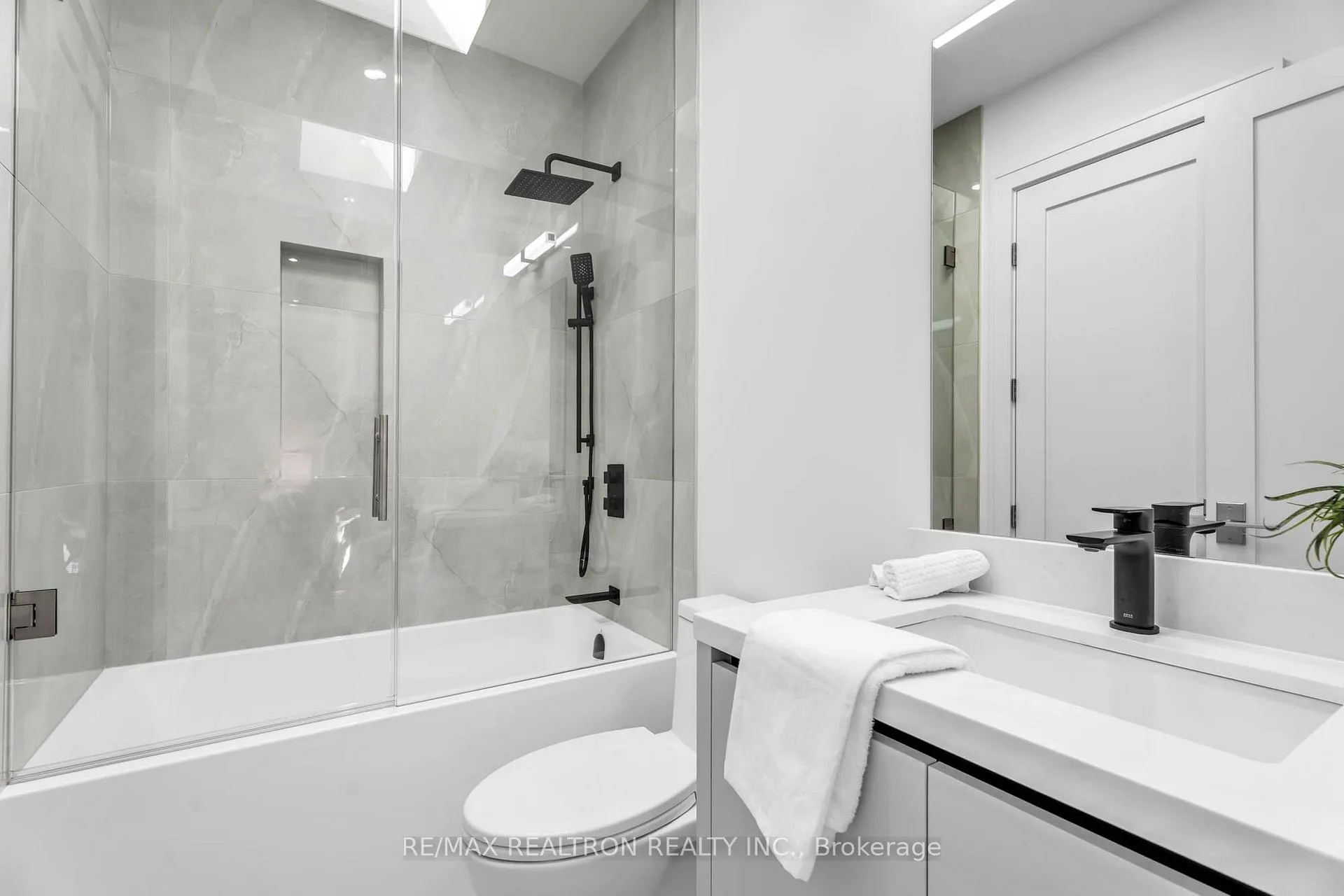 Photo 23 of 105 Rumsey Road, Toronto, Leaside — HOMEH